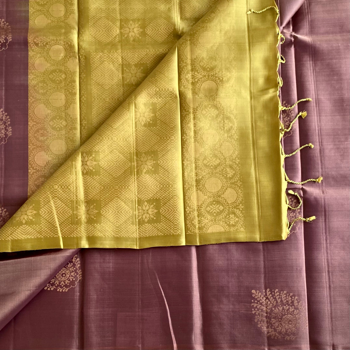 Dusty Mauve Designer Pure Silk Saree With Pastel Lime Green Pallu