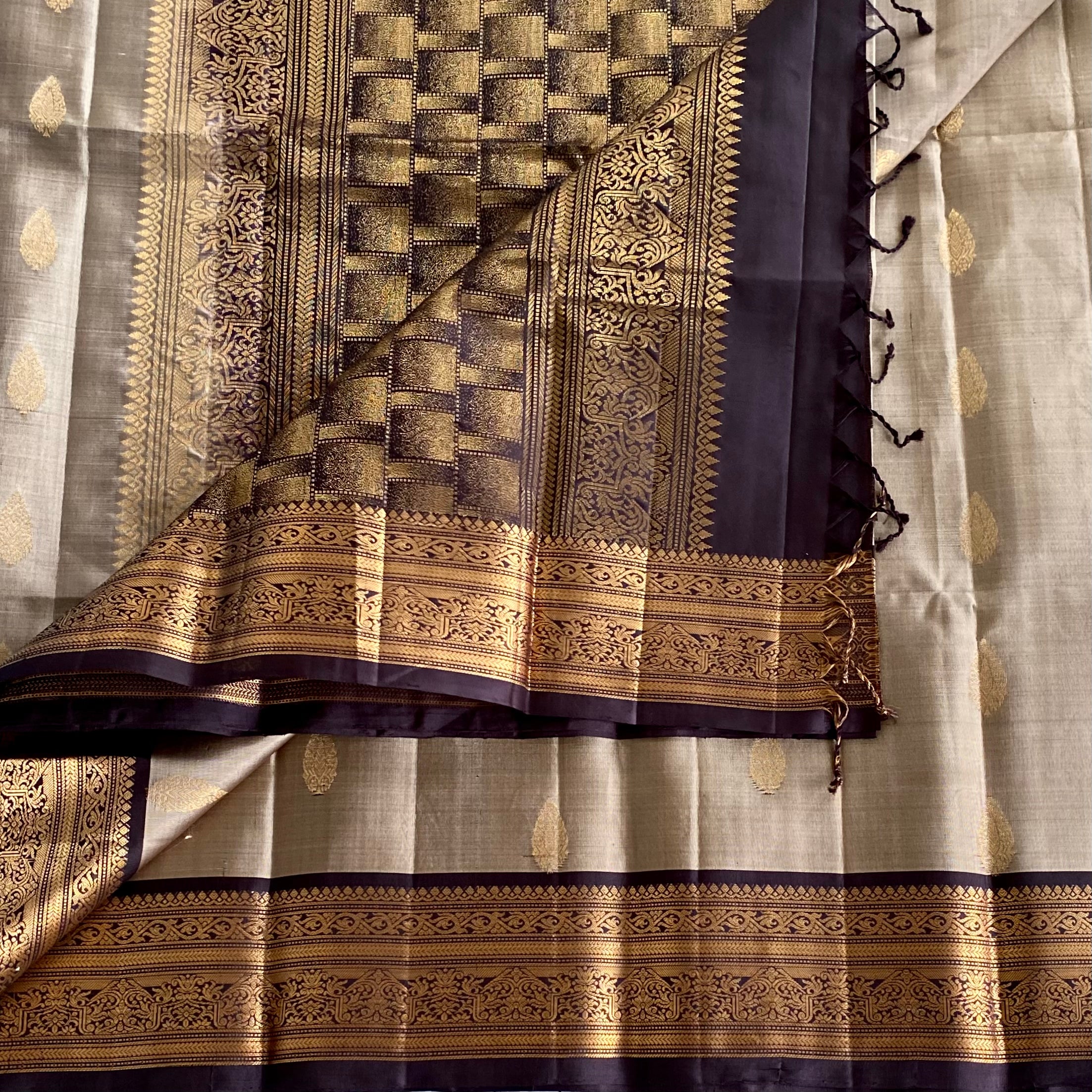 Antique Metallic Beige Designer Pure Silk Saree With Chocolate Brown Pallu