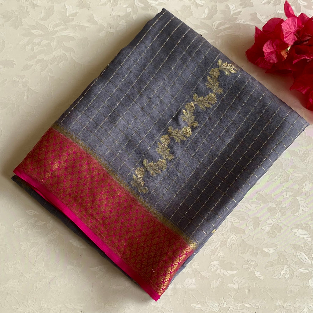 Mysore Crepe Silk Cloud Grey Saree With Rani Pink Pallu