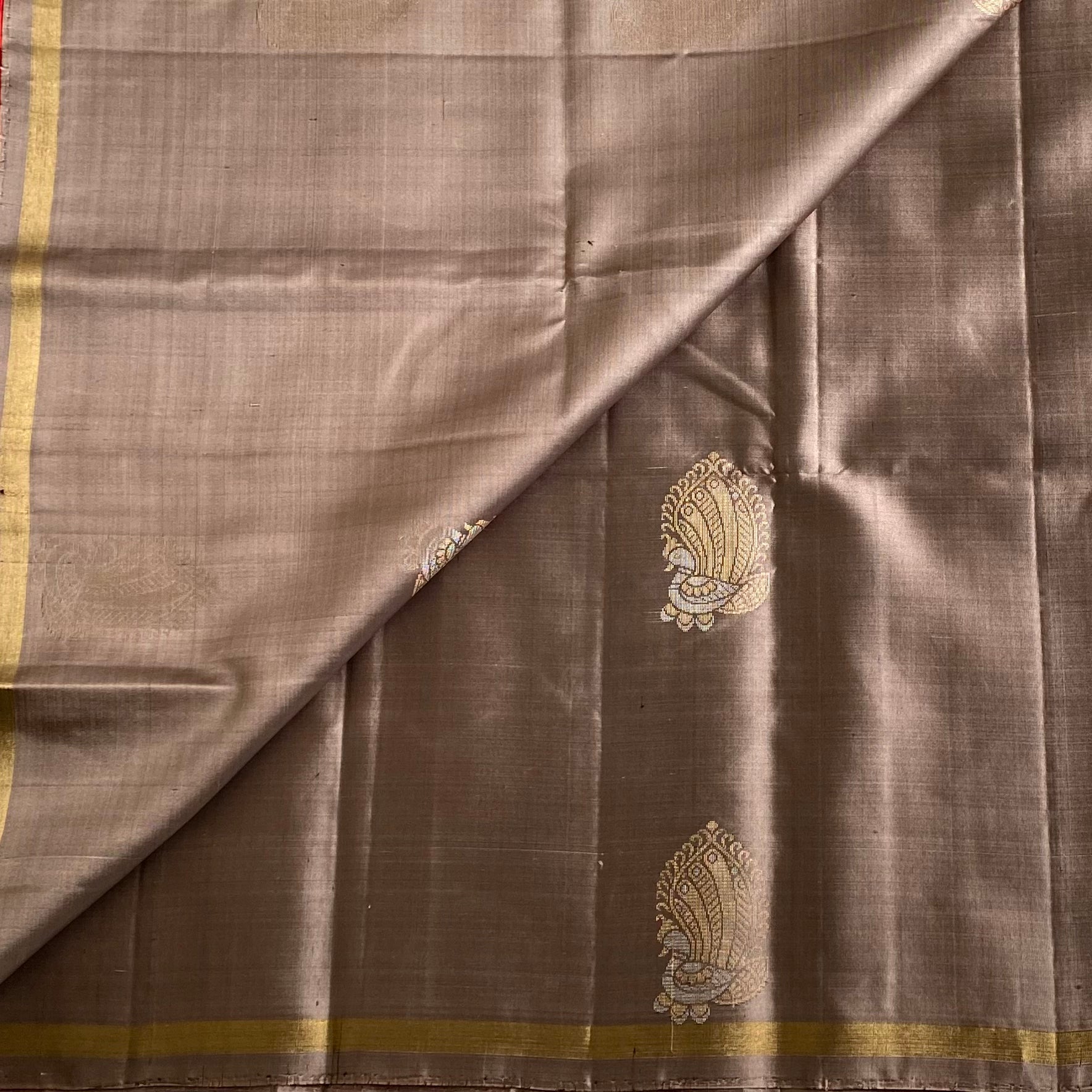 Mocha Metallic Shade Designer Pure Silk Saree With Rani Pink Pallu