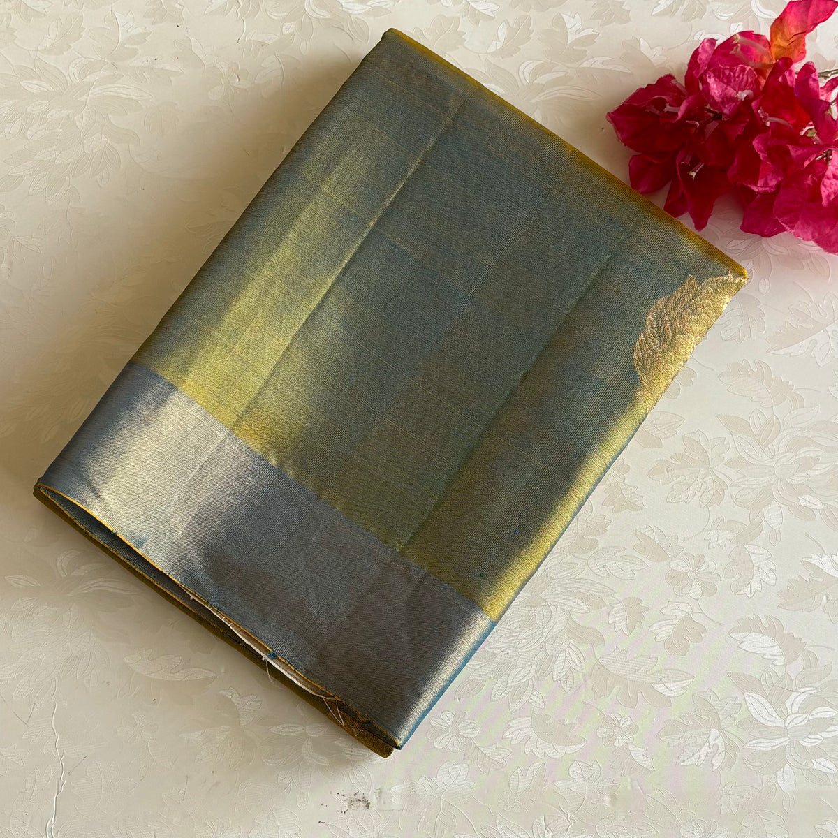 Dual Shaded Pastel Sea Green Designer Pure Silk Saree With Ivory Beige Contrast