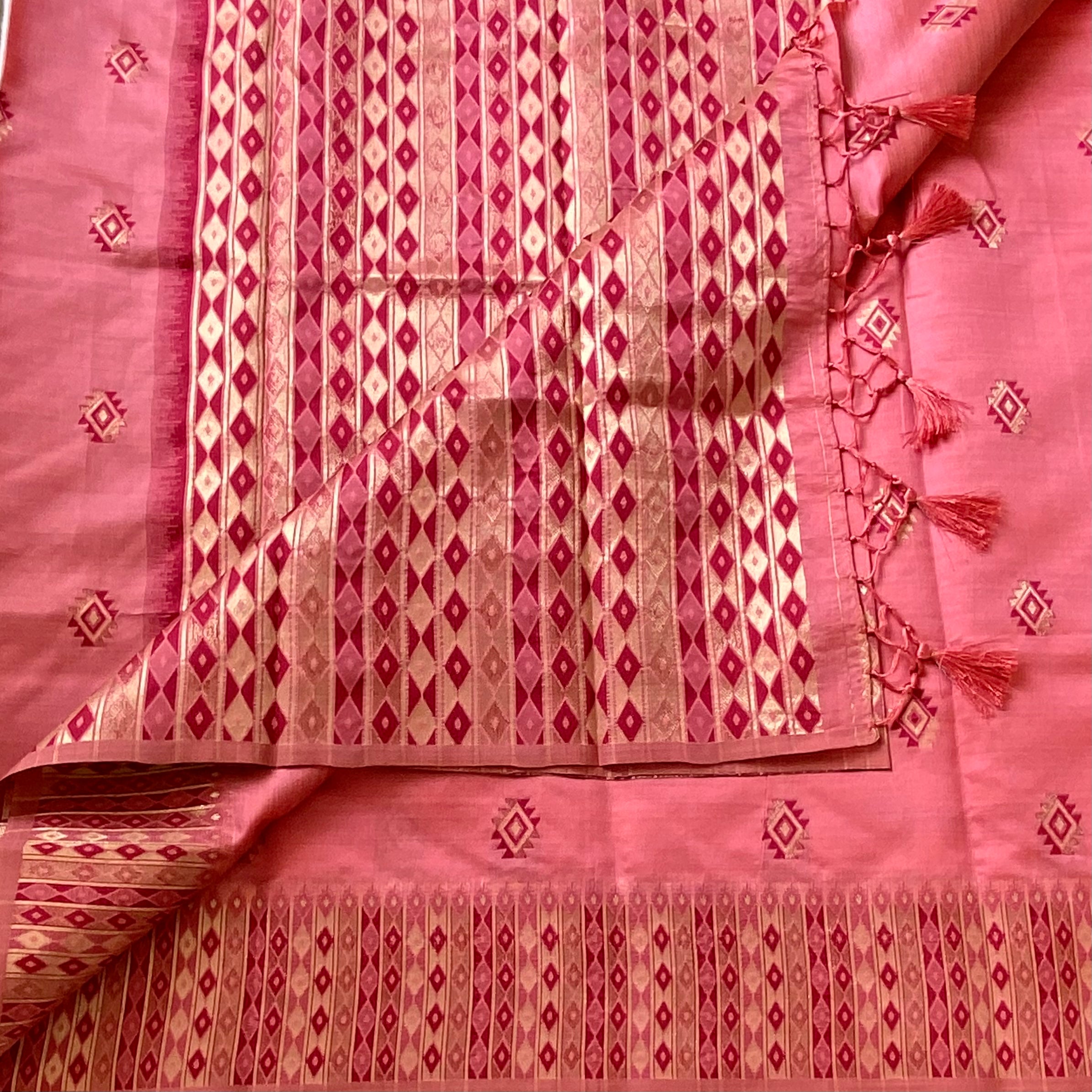 Elegant Coral Pink Magenta Diamond Zari Saree With Tassel Border