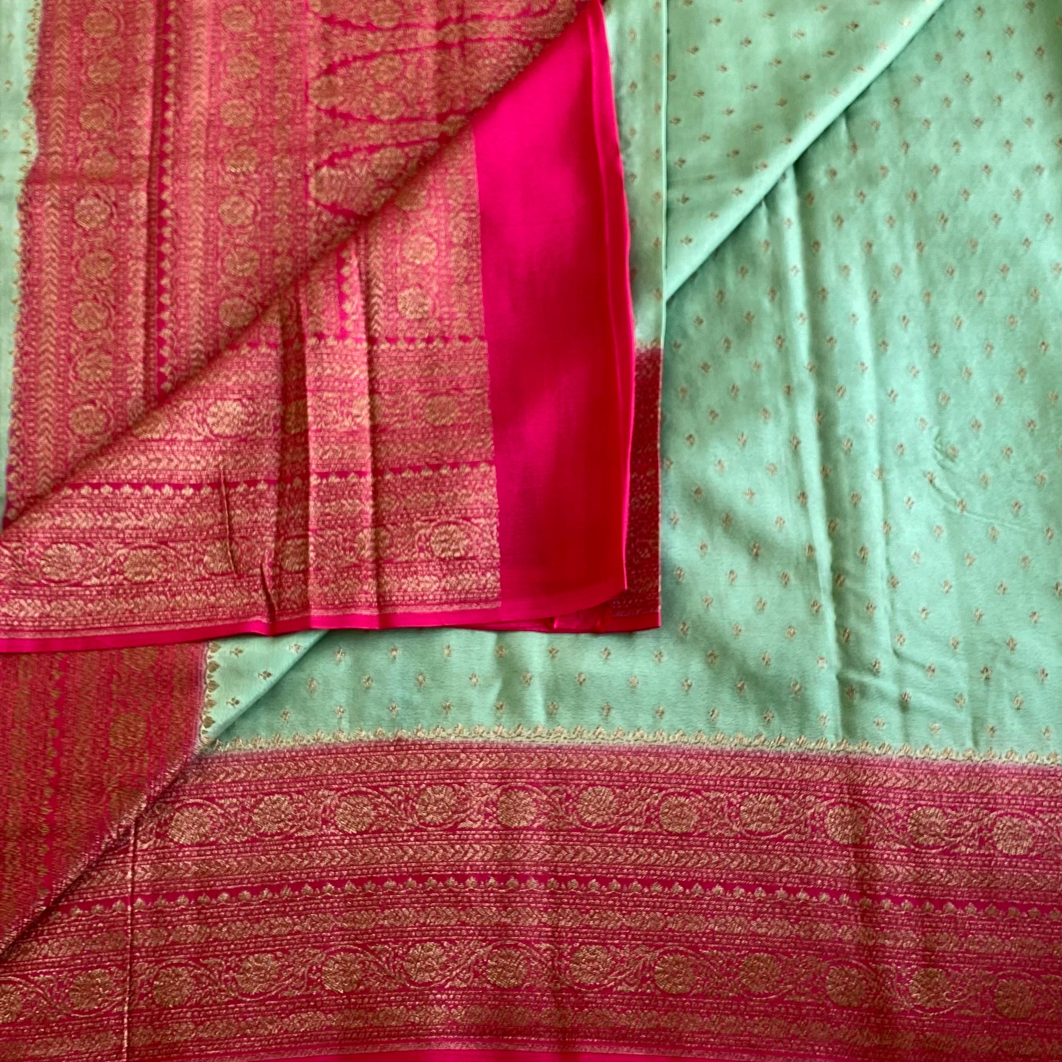 Mint Green Banarasi Crepe Silk Saree With Rani Pink Pallu