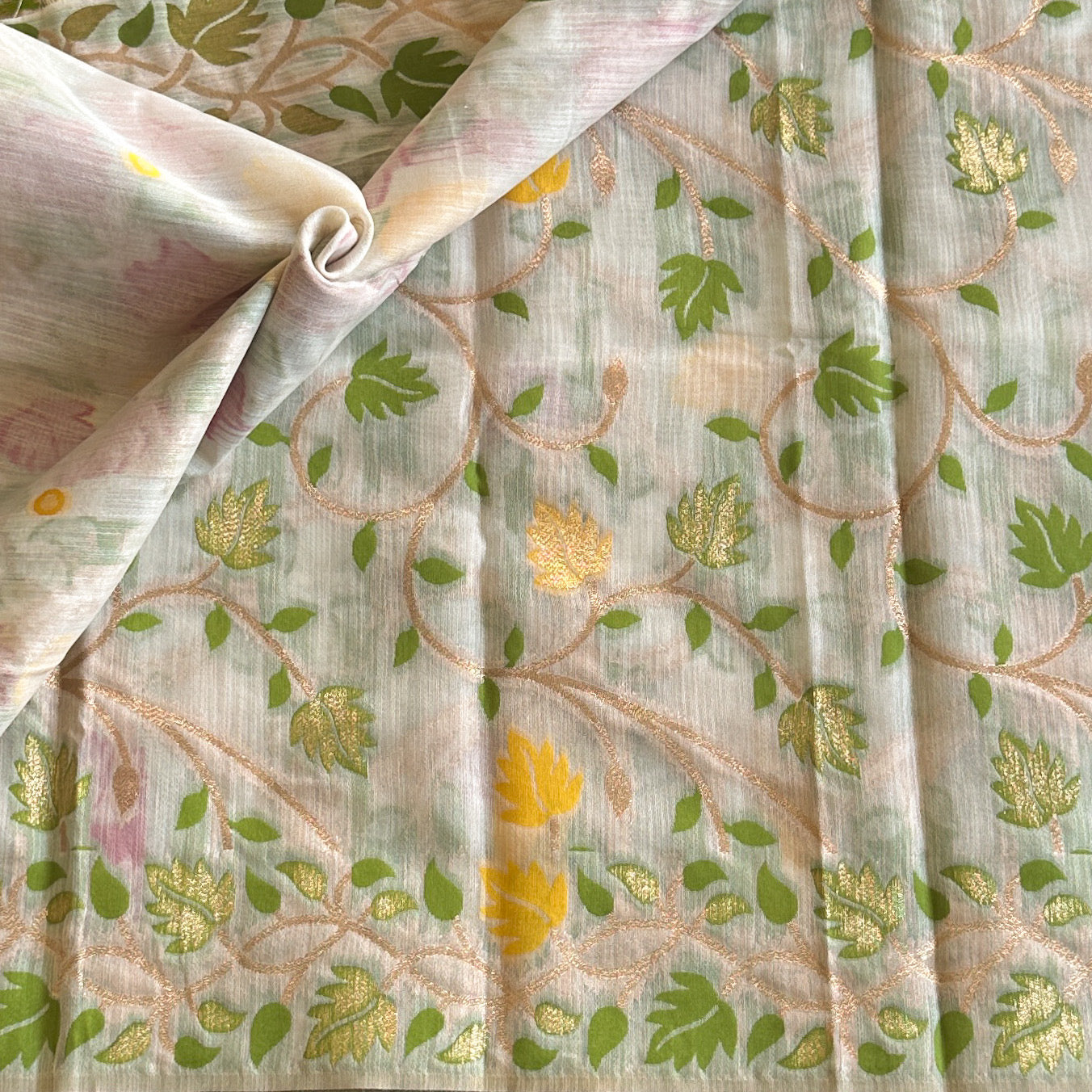 White wonder floral woven jute tussar stunner