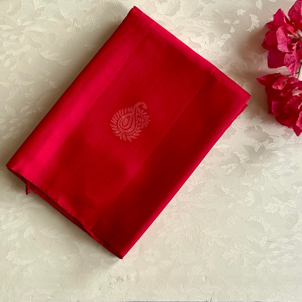 Elegant Fuchsia Silk Paisley Saree with Gold Zari Diamond Pallu