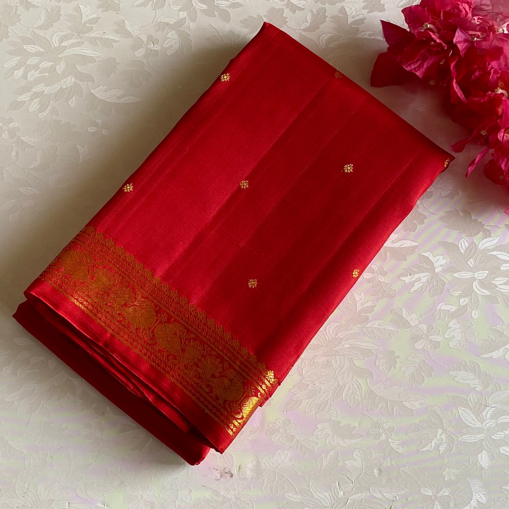 Kanjeevaram Pure Zari Silk Scarlet Red With Classy Gold Pallu Saree