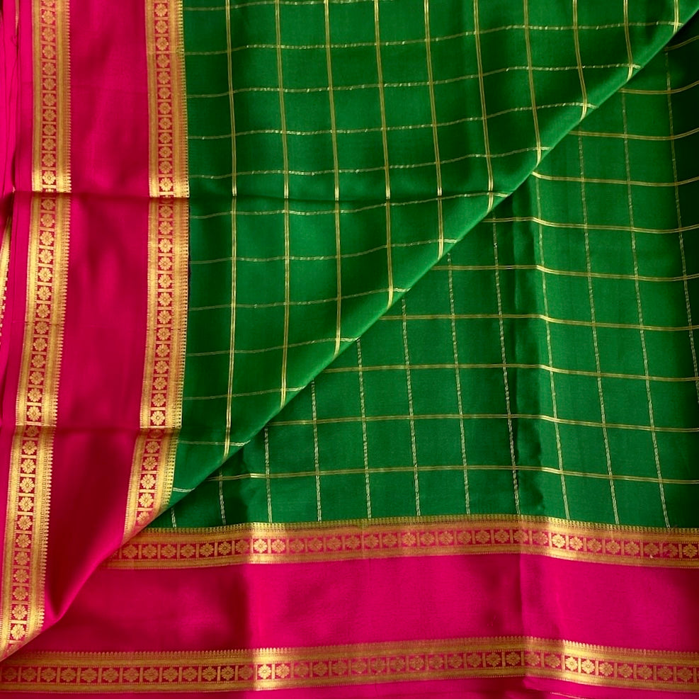 Emerald Green Mysore Crepe Silk Saree With Rani Pink Pallu