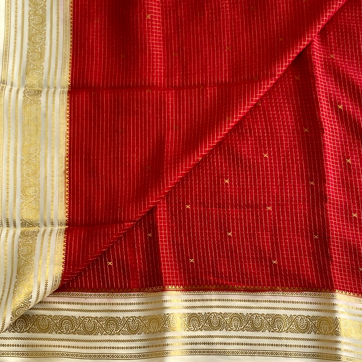 Mysore Crepe Silk Scarlet Red Saree With Scarlet Red Pallu And Zari Border