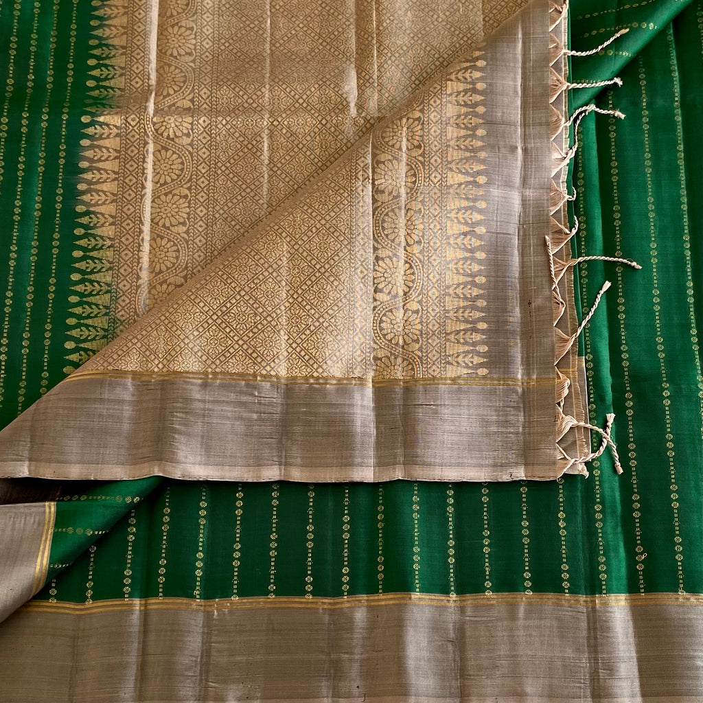 Emerald Green Designer Pure Silk Saree With Metallic Grey Pallu