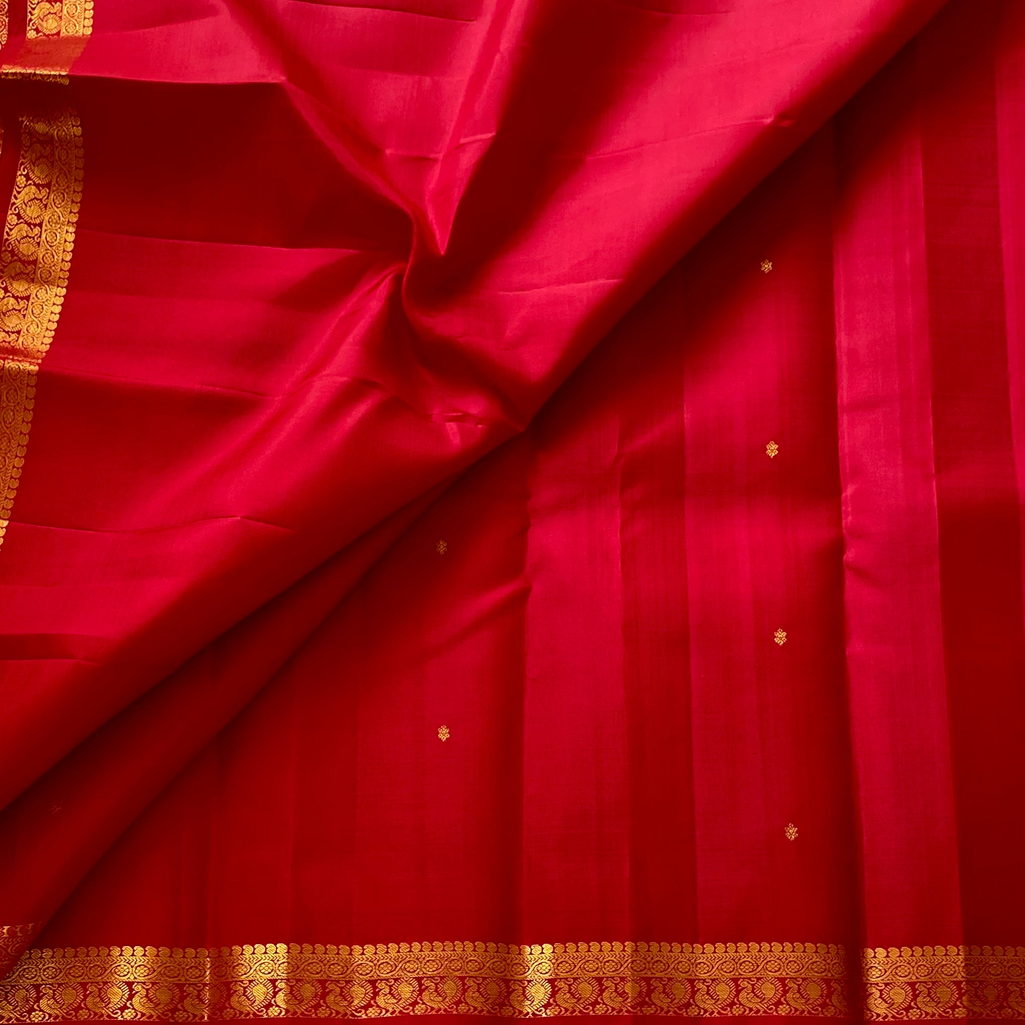 Ruby Red Kanjeevaram Pure Zari Silk Saree With Antique Gold Pallu