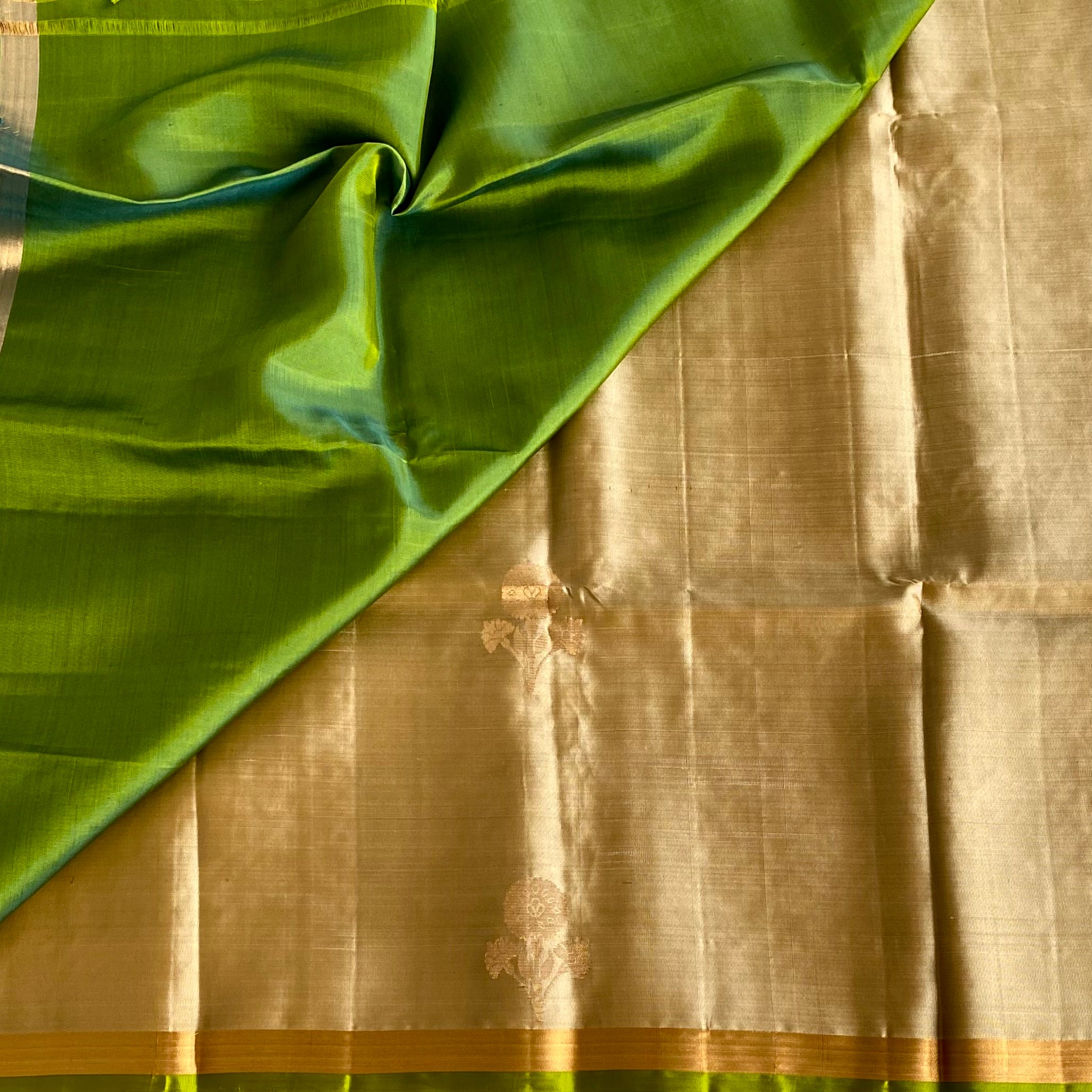 Antique Gold Designer Pure Silk Saree With Emerald Green Pallu