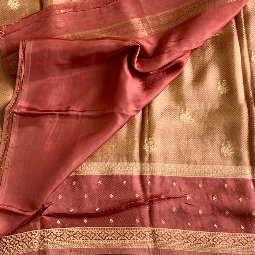Dual Shaded Blush Gold Soft Blended Silk With Metallic Copper Pallu