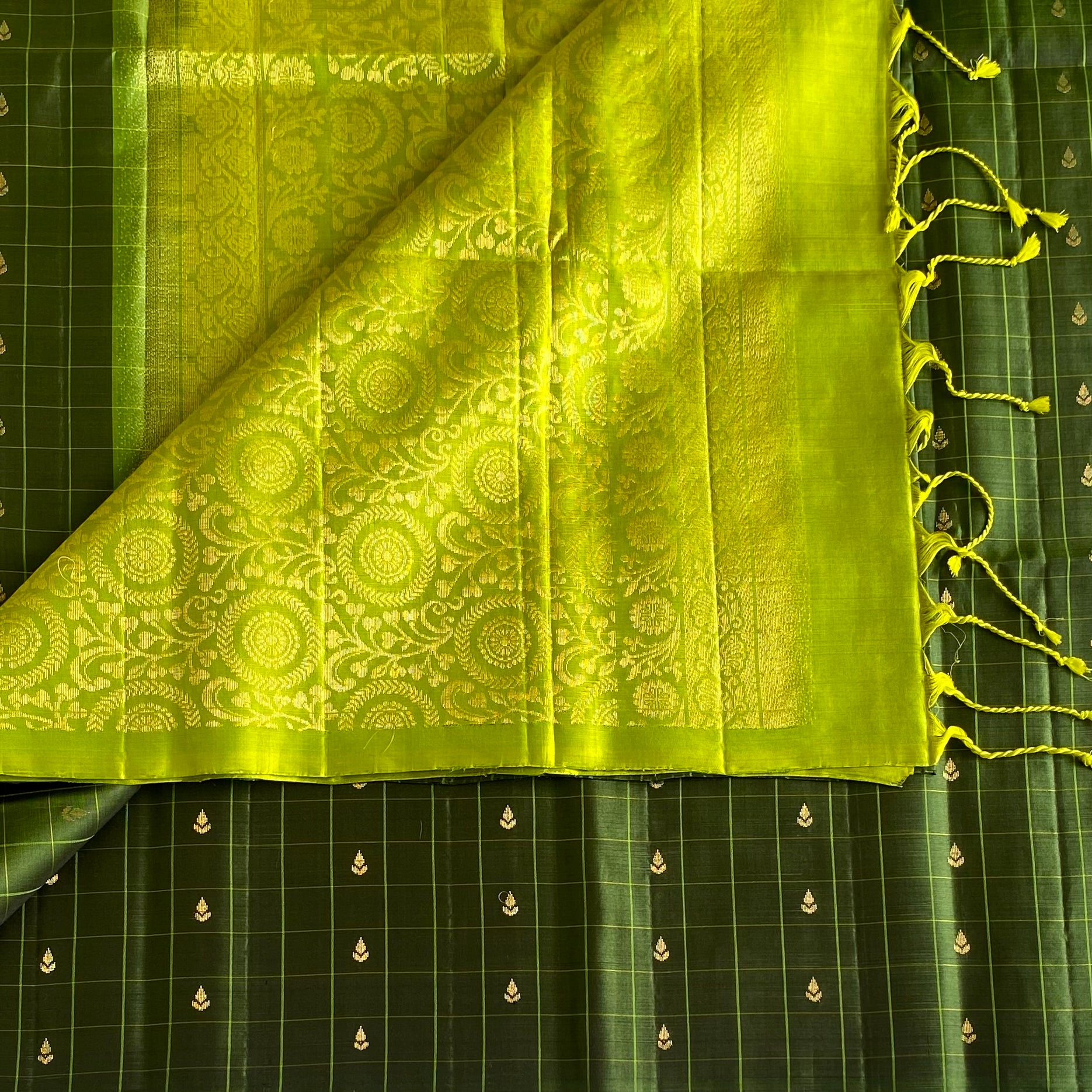 Bottle Green Designer Pure Silk Saree With Lime Green Pallu