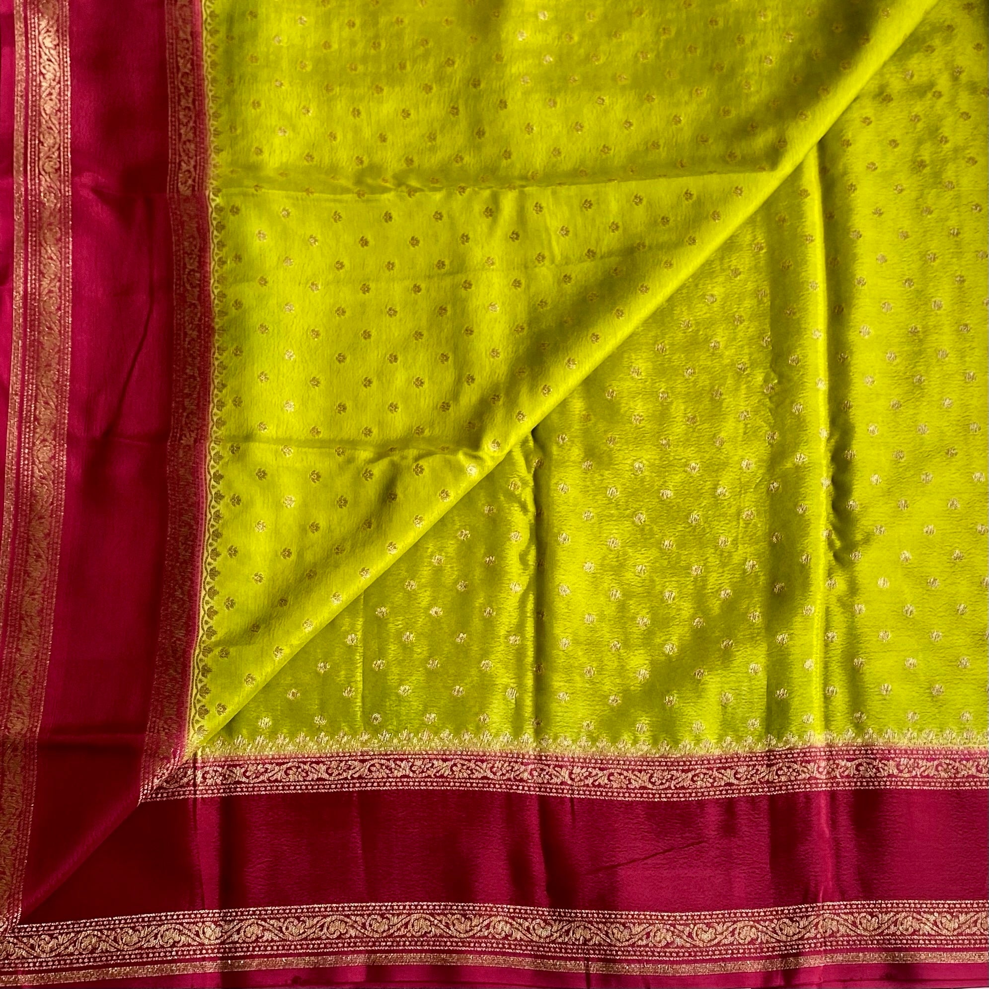 Classic Lime Green Banarasi Crepe Silk Saree With Magenta Pallu