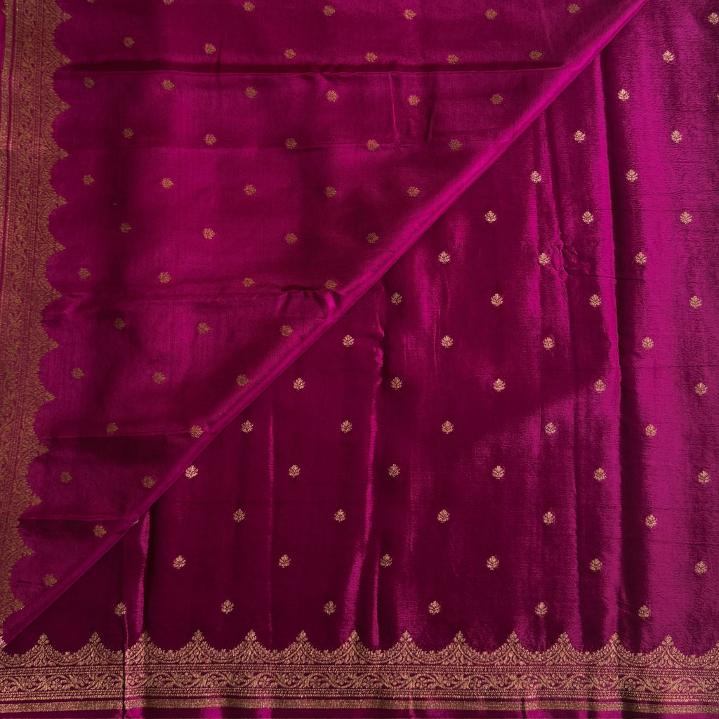 Magenta Banarasi Silk Saree Gold Brocade Pallu Scalloped Border Traditional