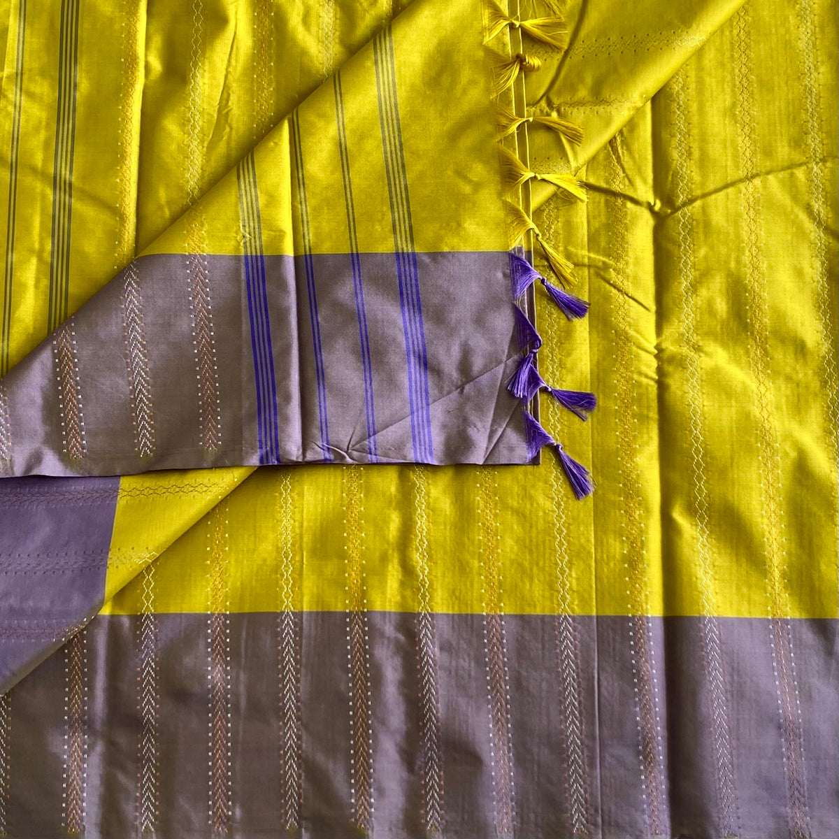 Lime Green Soft Mixed Silk Saree With Smoky Lavender Pallu