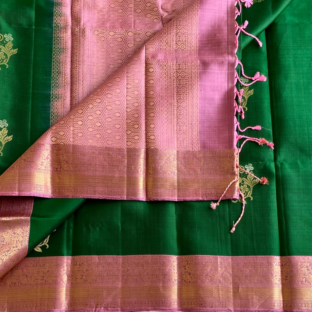 Emerald Green Designer Pure Silk Saree With Onion Pink Pallu