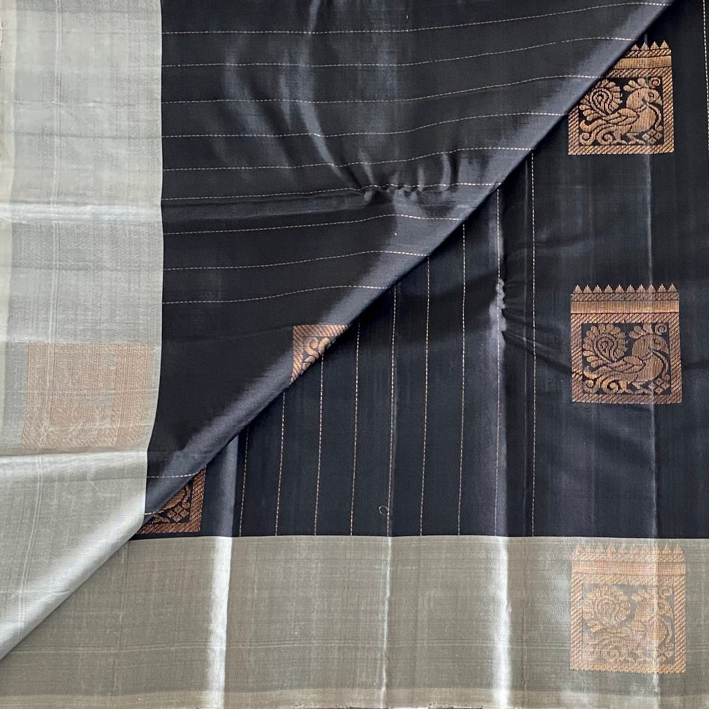 Olive Green Designer Pure Silk Saree With Jet Black Contrast Pallu