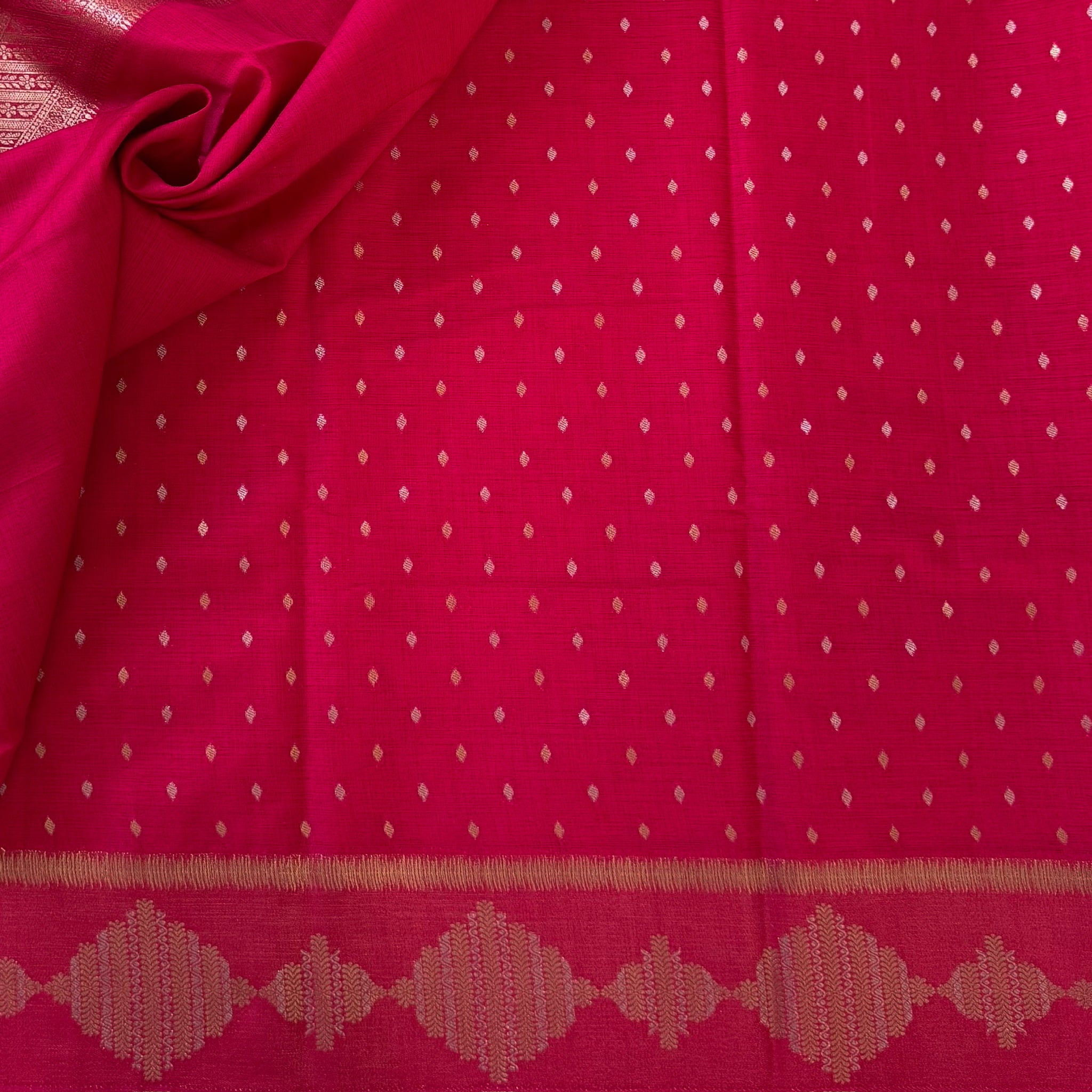 Traditional Fuchsia Banarasi Silk Saree Gold Zari Pallu Bridal Wedding
