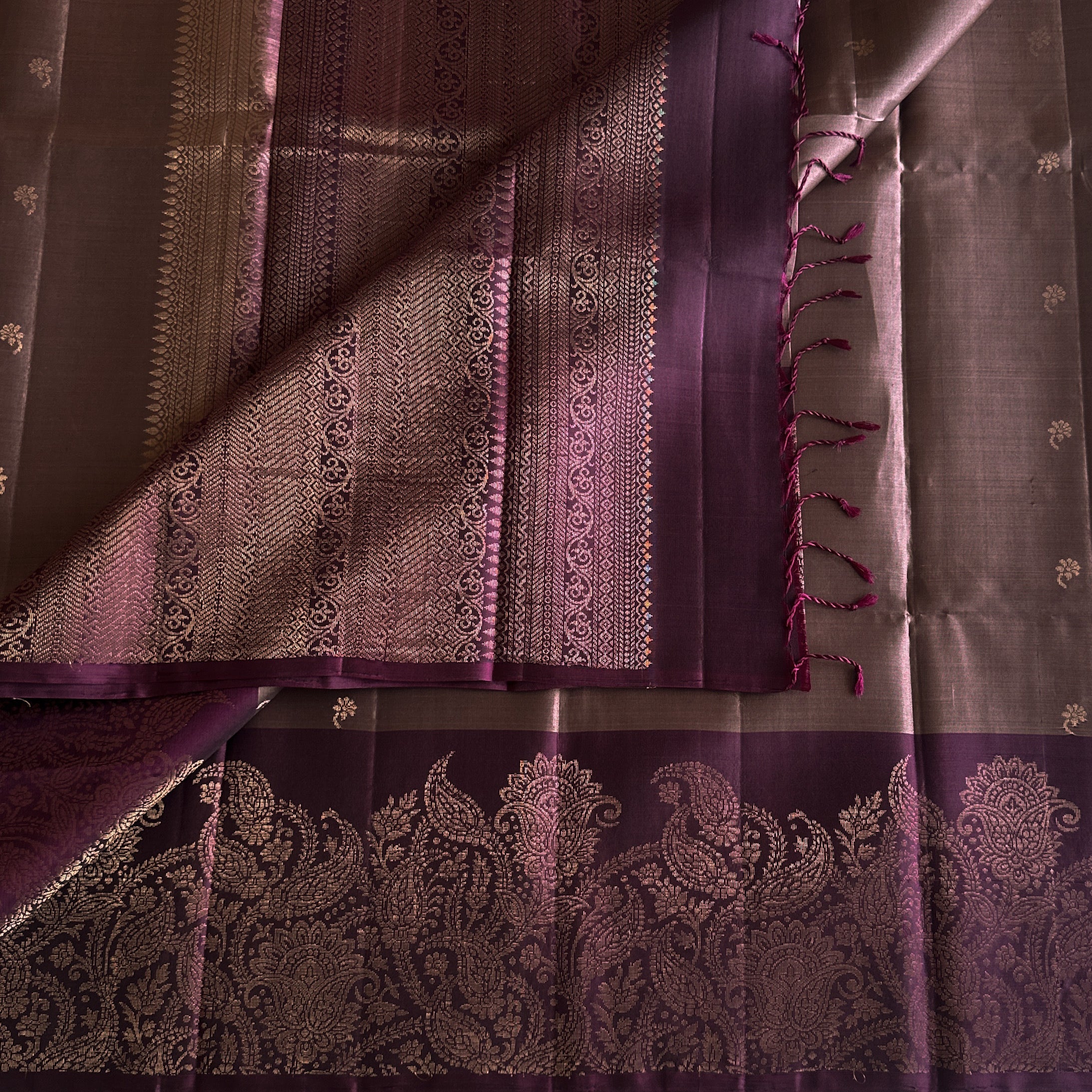Plum Mauve Jacquard Saree Antique Gold Paisley Border Woven Pallu