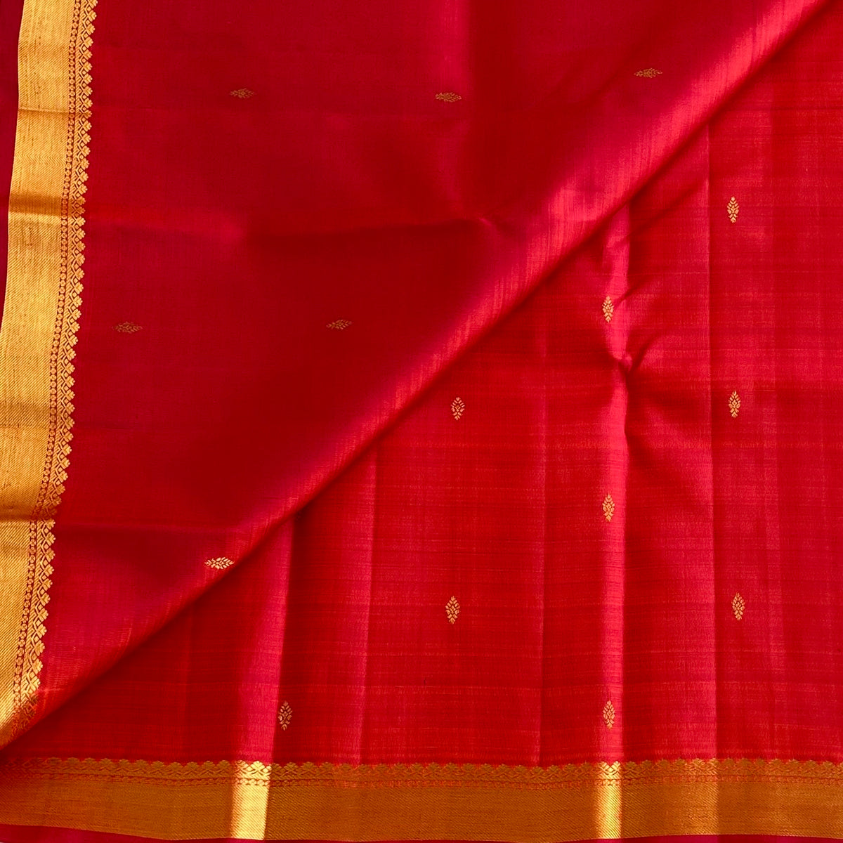 Vermilion Pinkish Red Kanjeevaram Pure Zari Silk Saree With Antique Gold Pallu