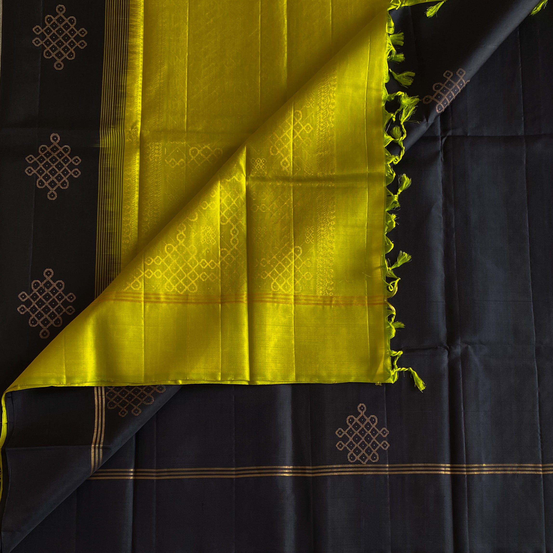 Stunning black with lime green handwoven Kollam designer lightweight pure silk