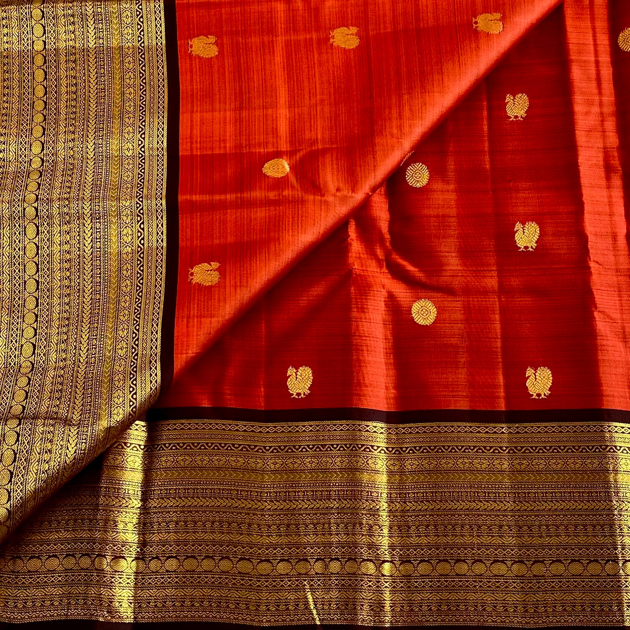 Scarlet Rust Kanjeevaram Pure Zari Silk Saree With Wine Brown Pallu