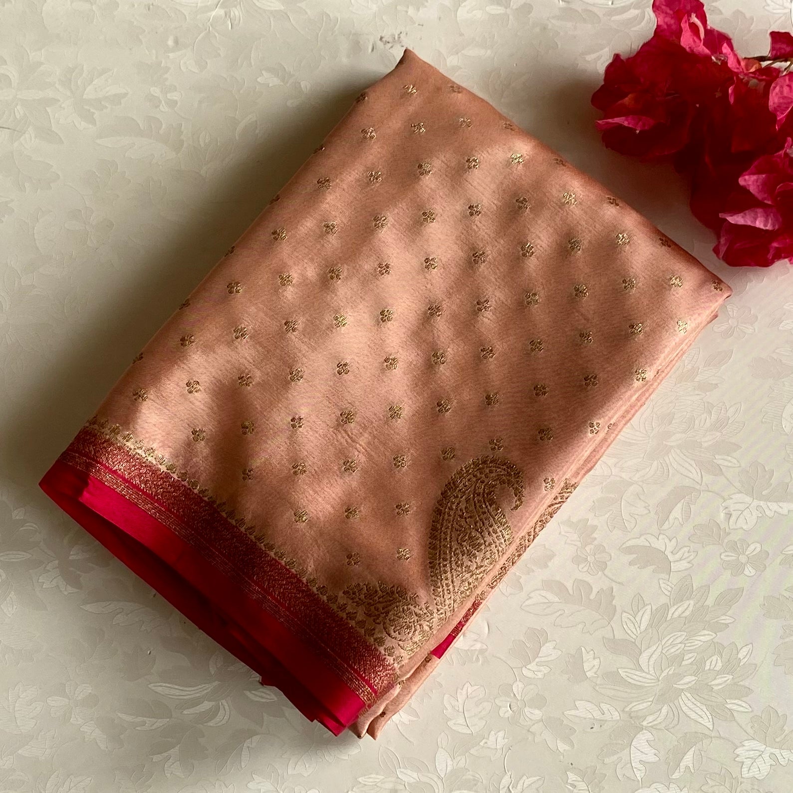 Peach Beige Banarasi Crepe Silk Saree With Fuchsia Pallu And Gold Zari