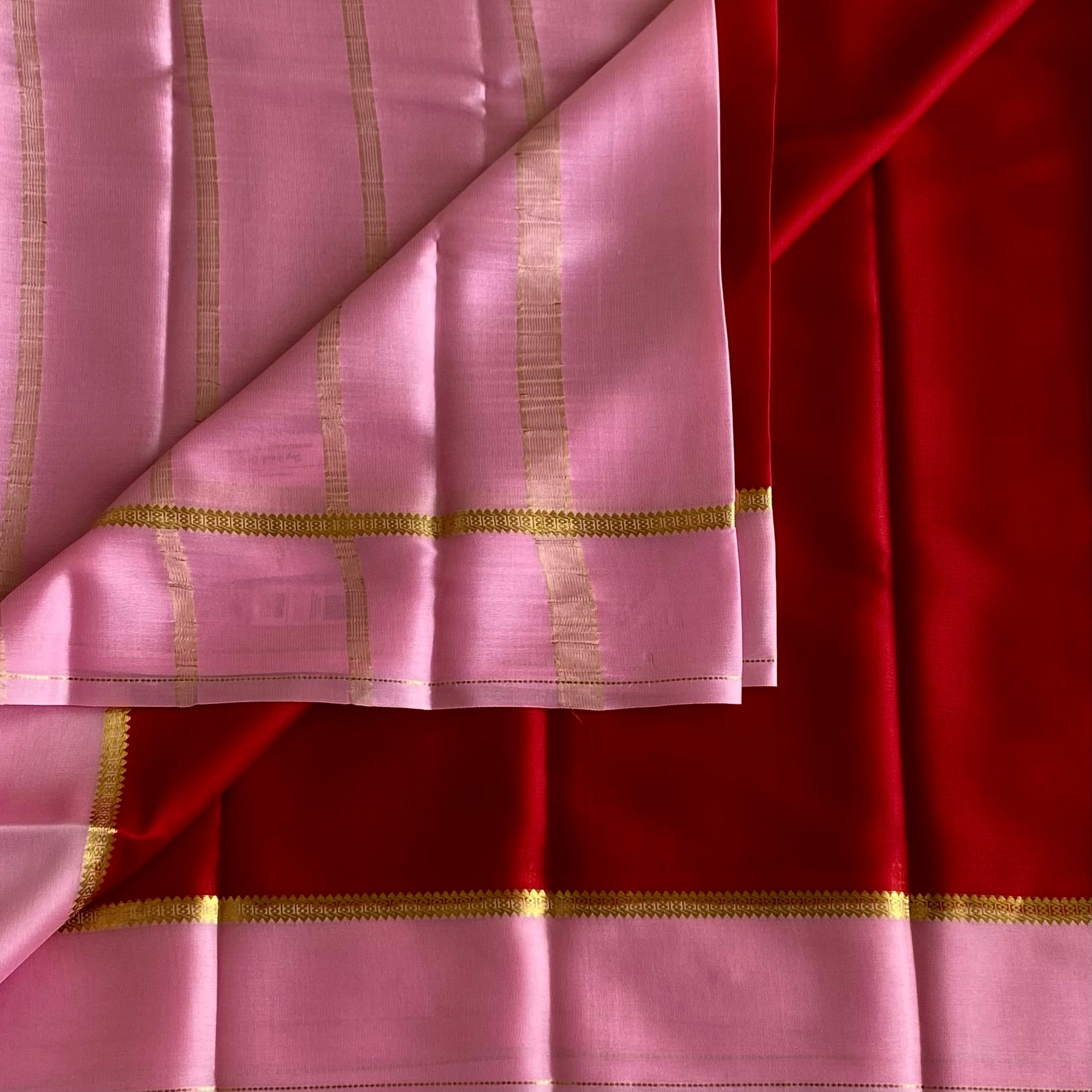 Crimson Red Lightweight Mysore Crepe Silk Saree With Pastel Pink Pallu