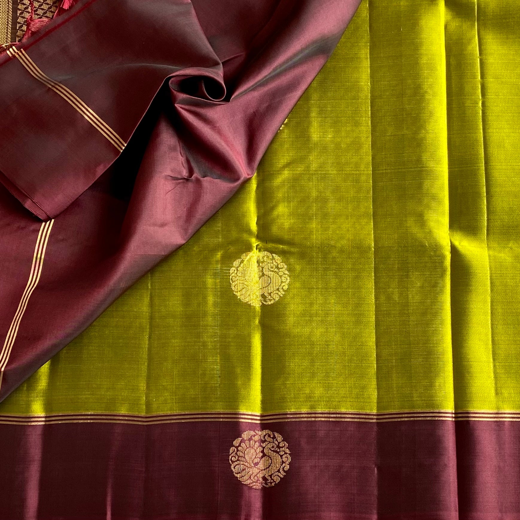 Chartreuse Green Designer Pure Silk Saree With Deep Maroon Pallu