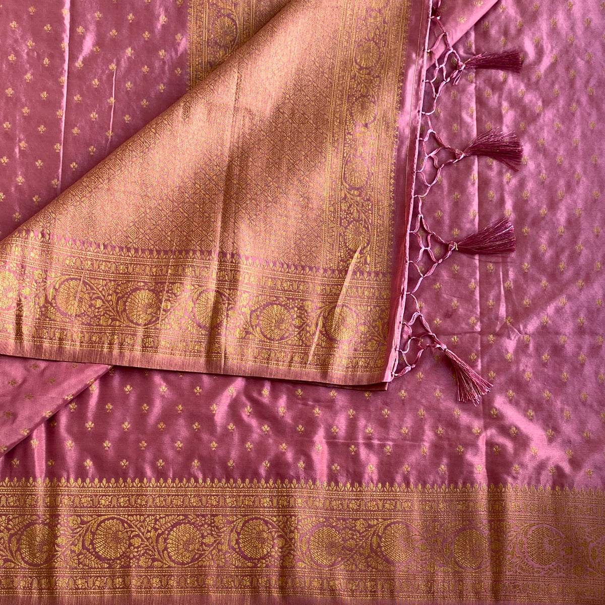 Deep Mauve Soft Satin Crepe Saree With Antique Gold Pallu