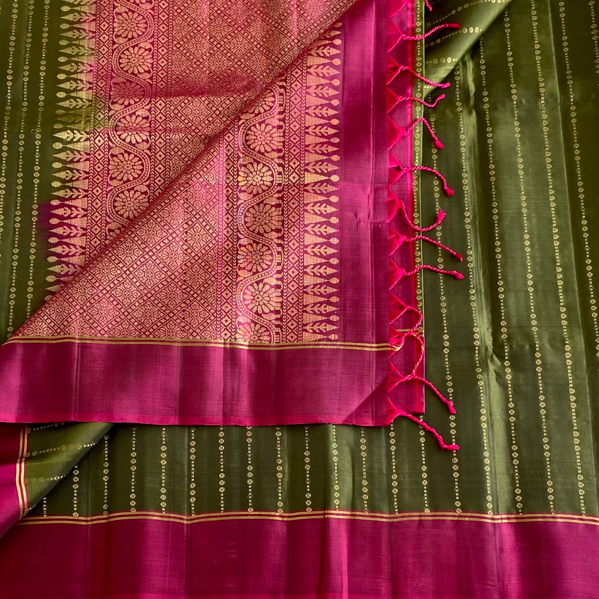 Deep Olive Green Designer Pure Silk Saree With Rani Pink Pallu Gold Border