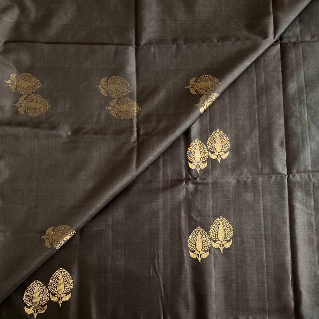 Jet Black Designer Pure Silk Saree With Pinkish Red Pallu