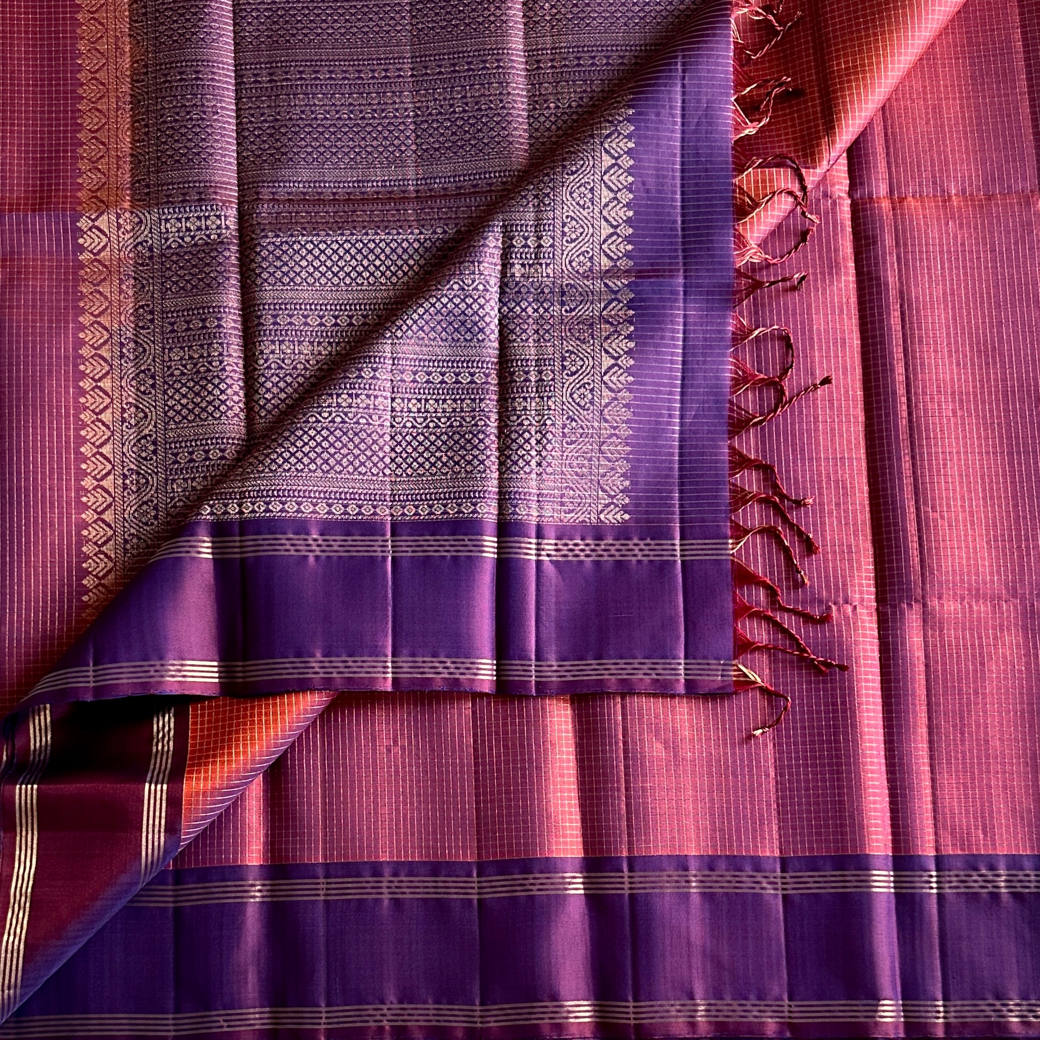 Magenta Silk Saree With Royal Purple Pallu And Gold Zari