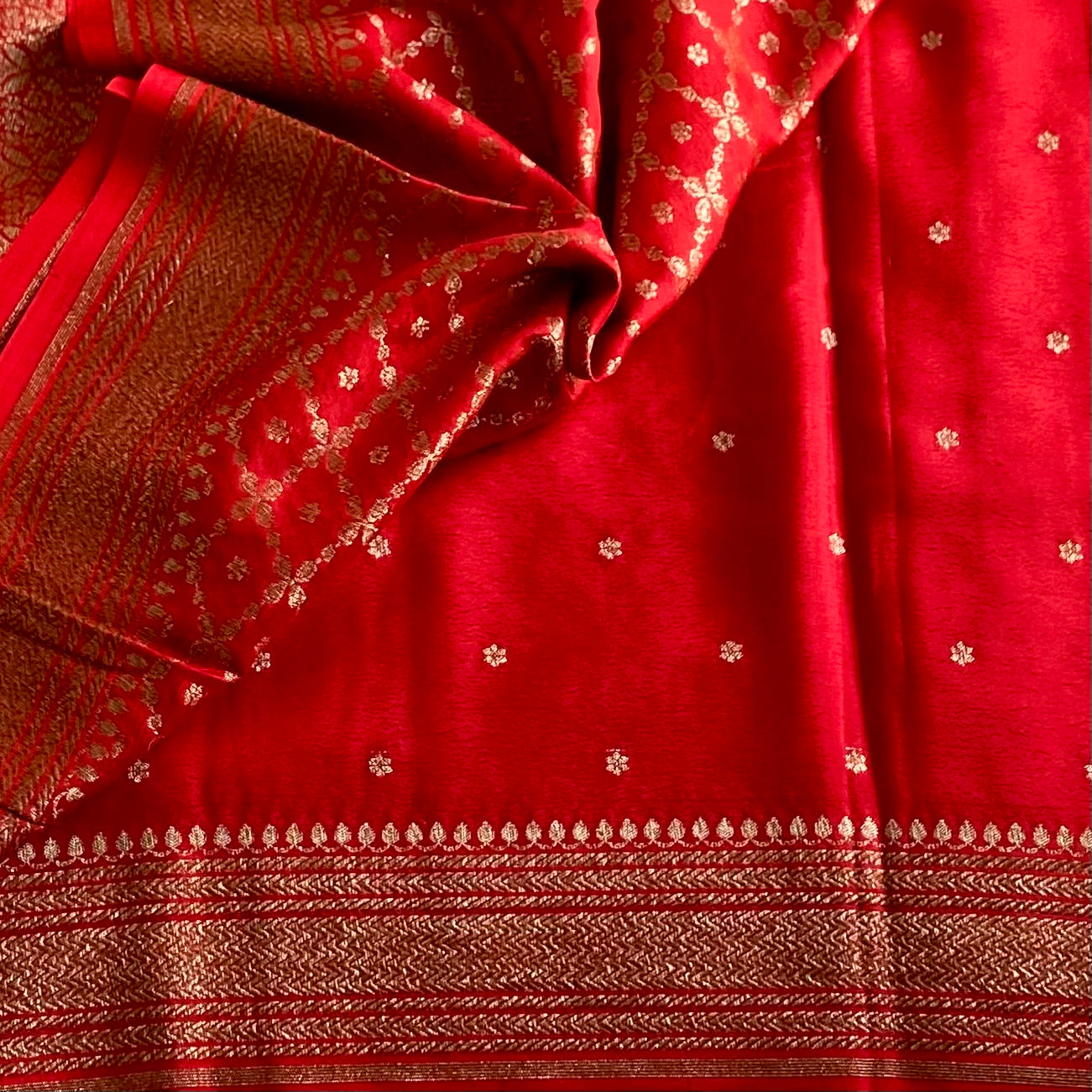 Banarasi Crepe Silk Scarlet Red With Antique Gold Brocade Pallu Saree