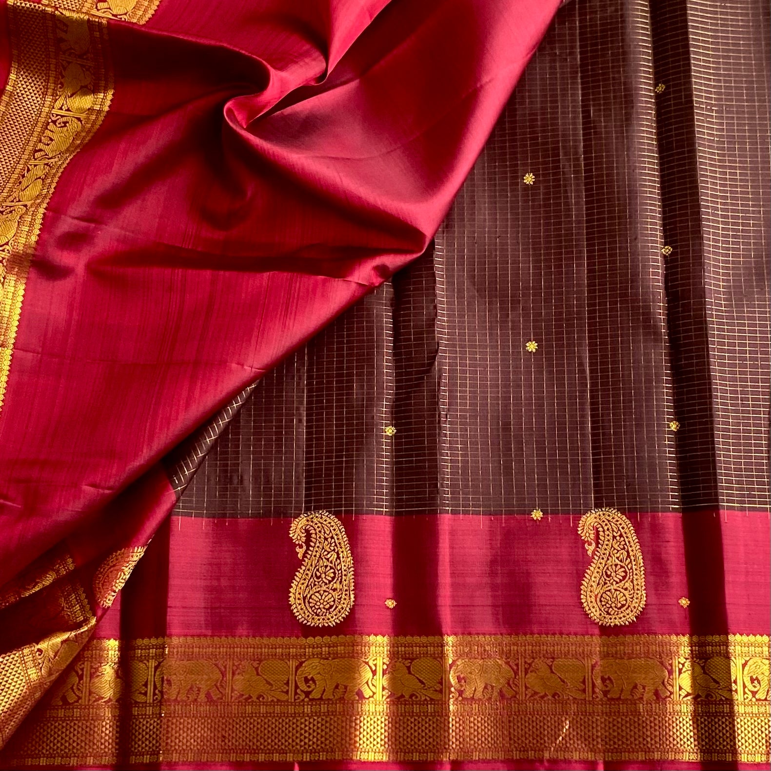Classic Brown Checkered Pure Zari Kanjeevaram Silk With Deep Raspberry Constrast
