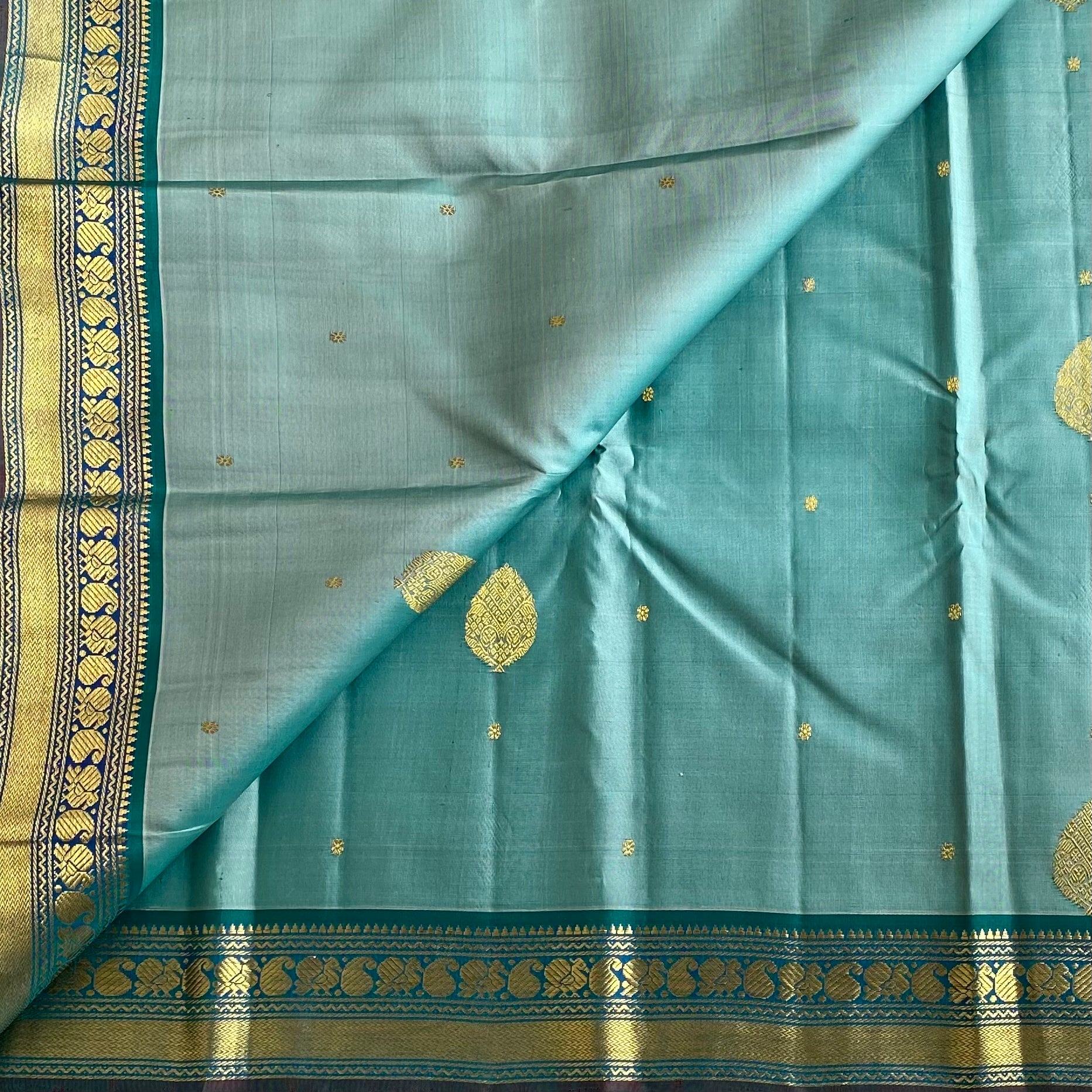 Sea Blue Kanjeevaram Pure Zari Silk Saree With Indigo Purple Pallu