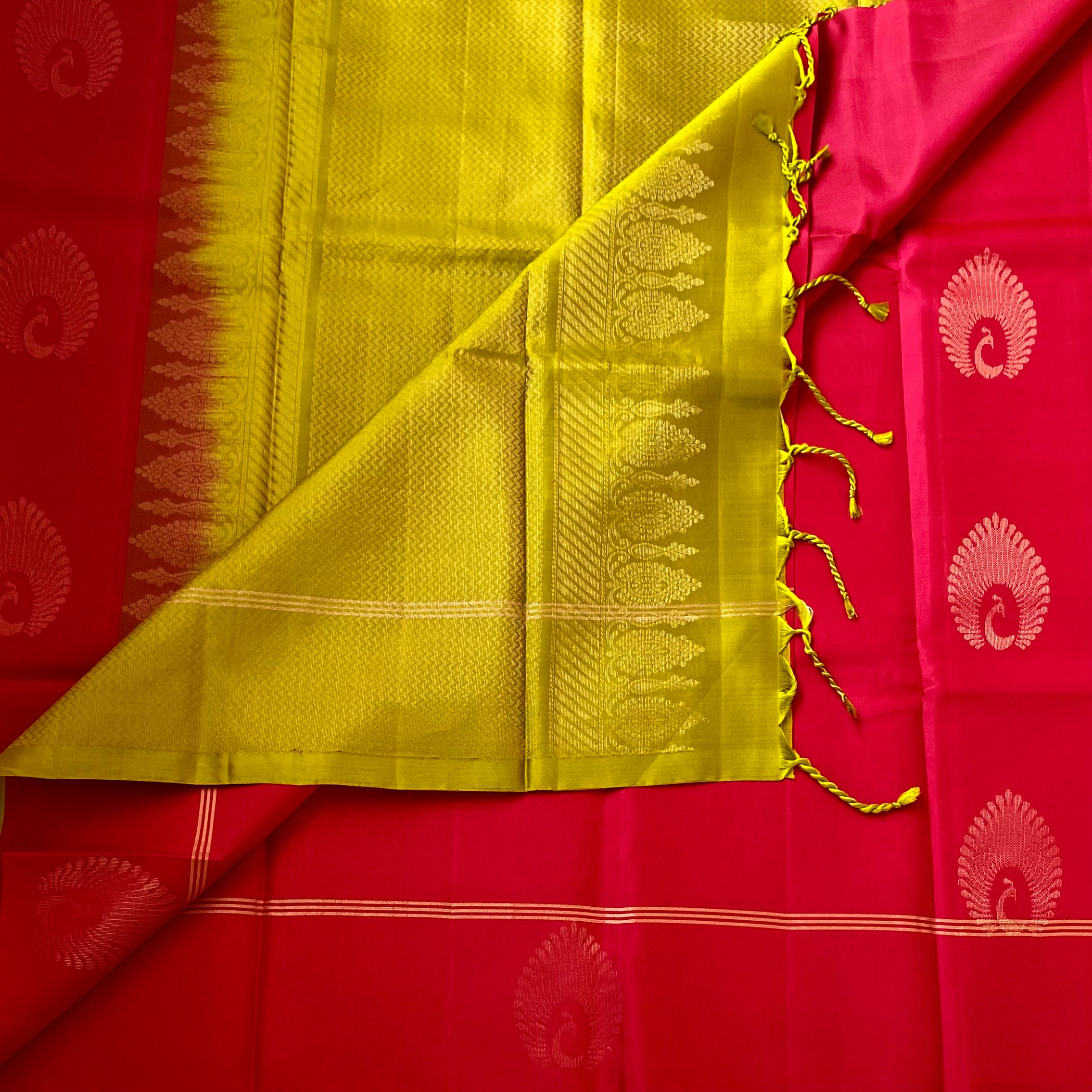 Magenta Silk Saree With Chartreuse Pallu And Gold Zari Paisley