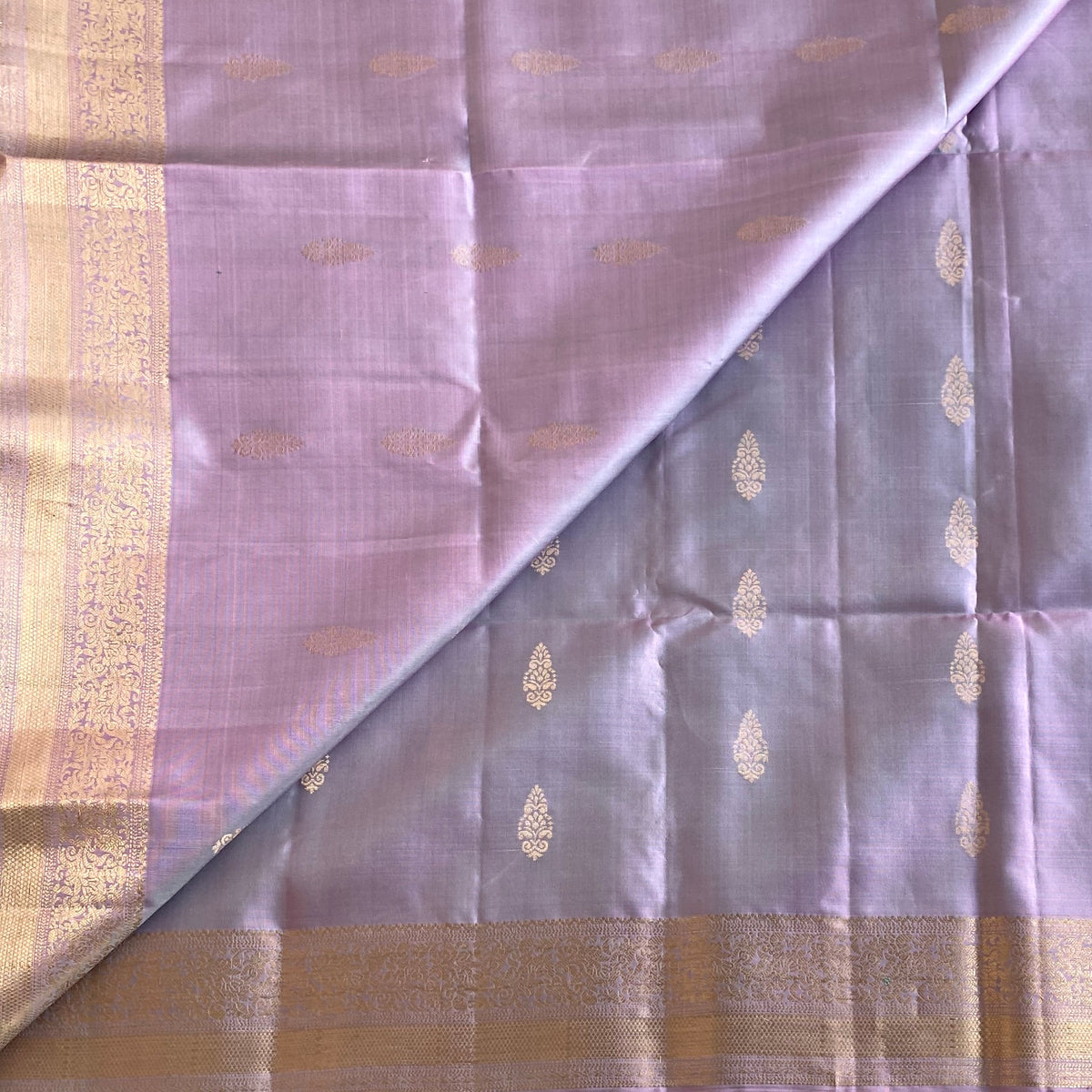 Dusty Dual Shaded Lavender Designer Pure Silk Saree With Antique Gold Pallu