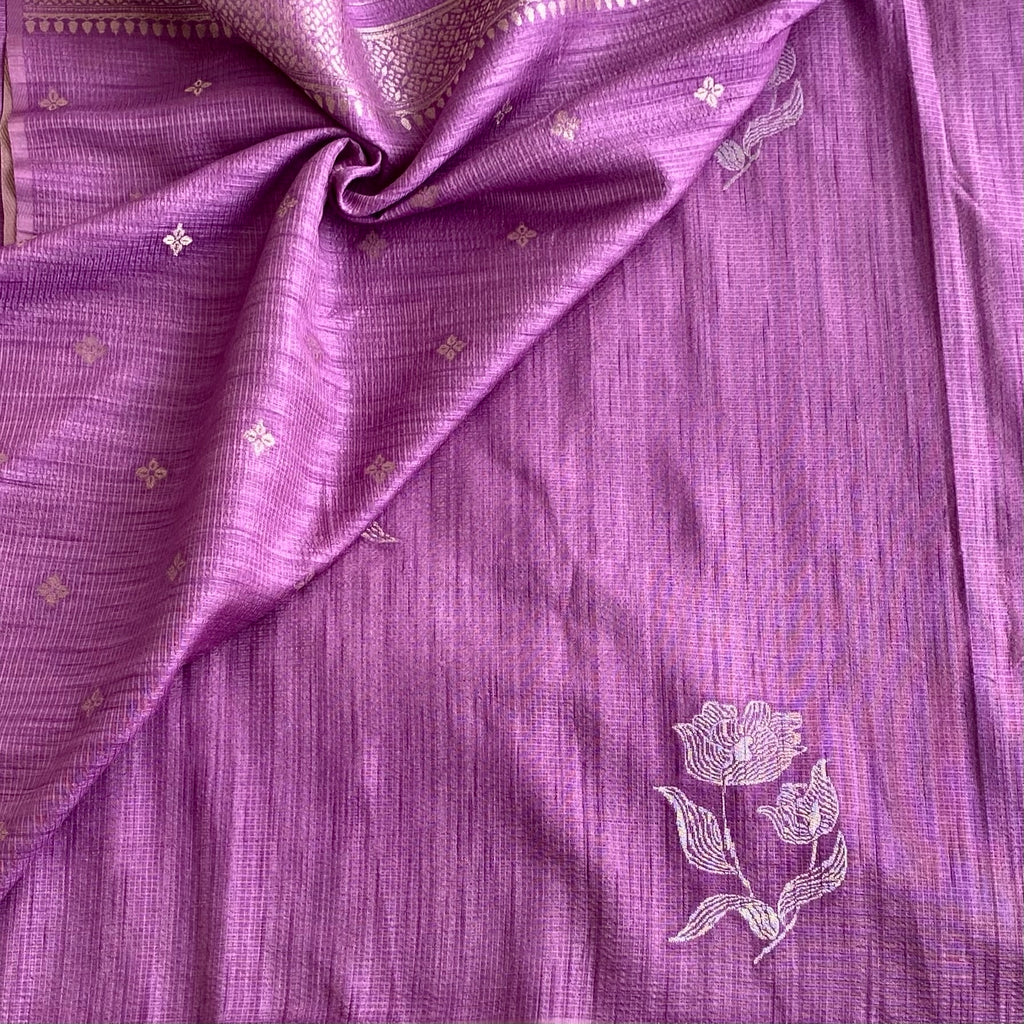 Lilac Soft Jute Tussar  Saree With Rose Gold Pallu And Gold Zari