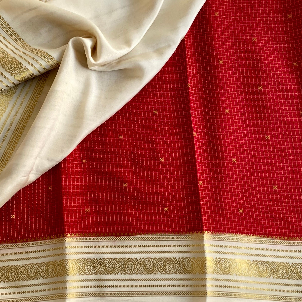 Mysore Crepe Silk Scarlet Red Saree With Scarlet Red Pallu And Zari Border