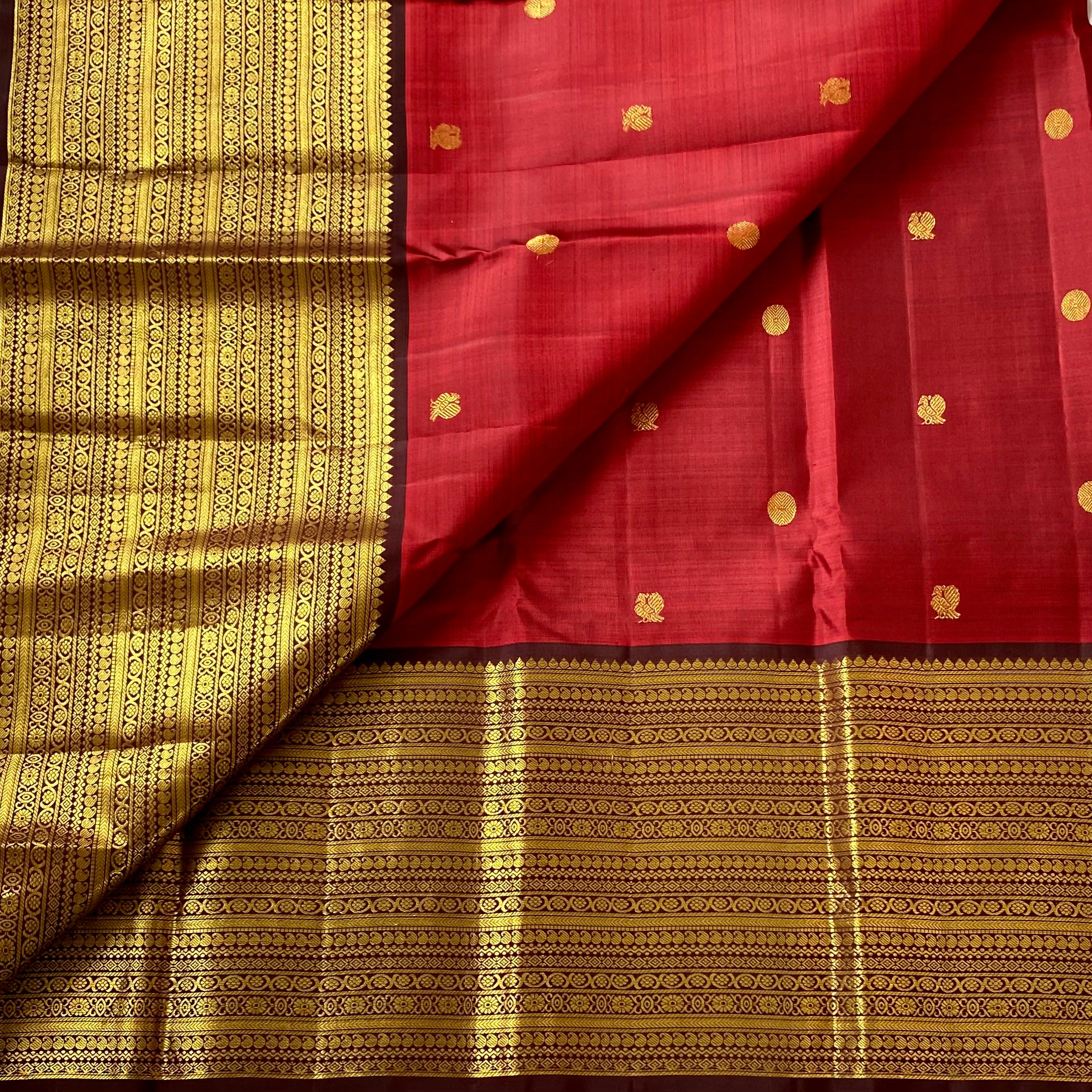 Metallic Gold Magenta Zari Silk Saree Elegant Wedding Traditional Regal