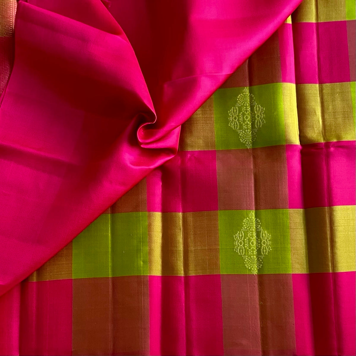 Checkered Rani Pink & Lime Green Designer Pure Silk Saree Gold Zari
