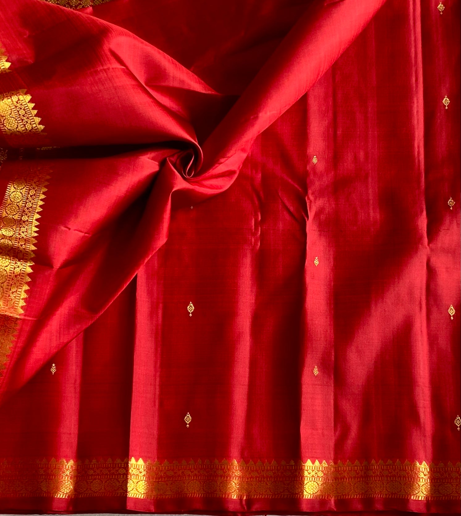 Maroonish red Kanjeevaram Silk Saree Antique Gold Zari Bridal Weave Traditional