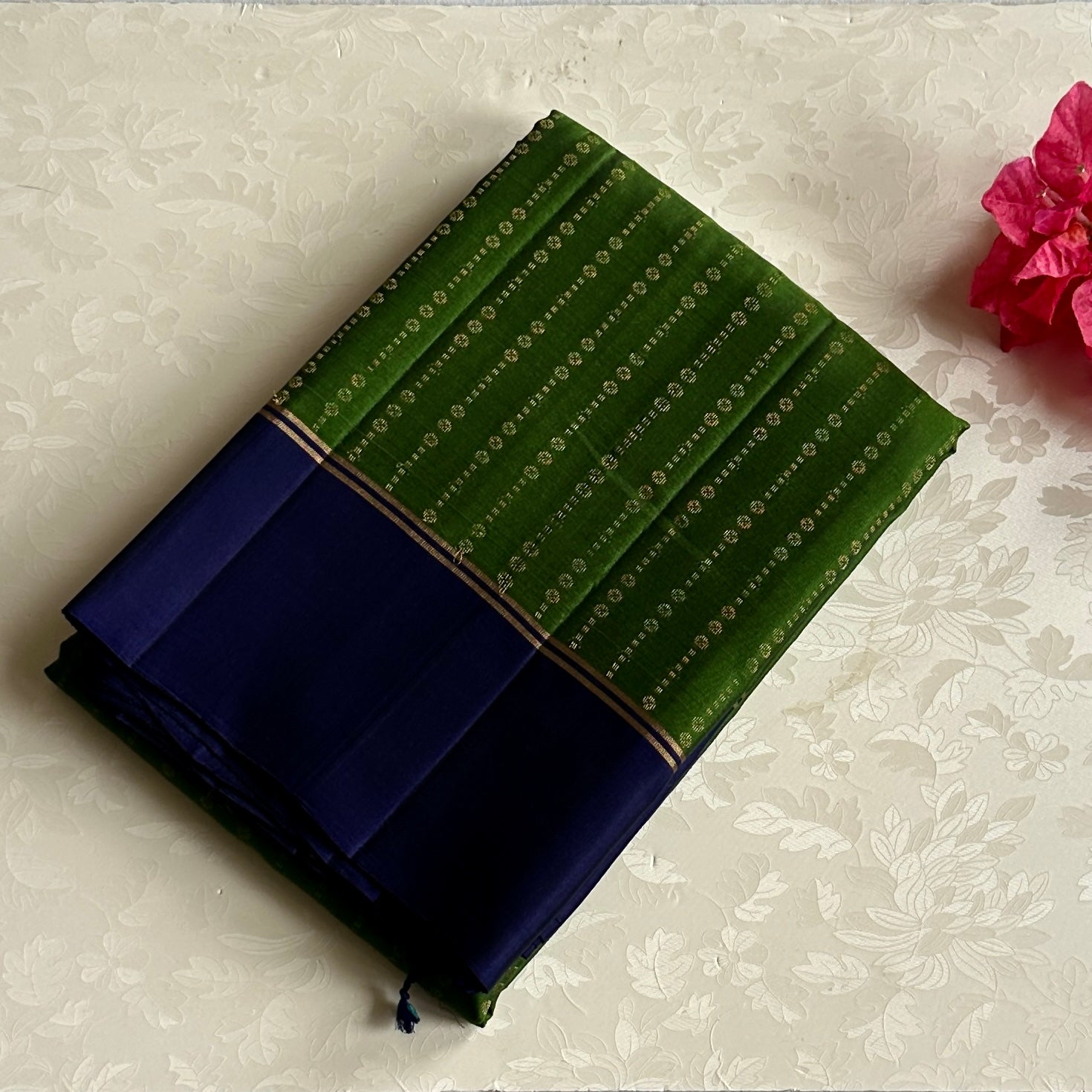 Green Saree Royal Blue Pallu Gold Zari Elegant Traditional Woven