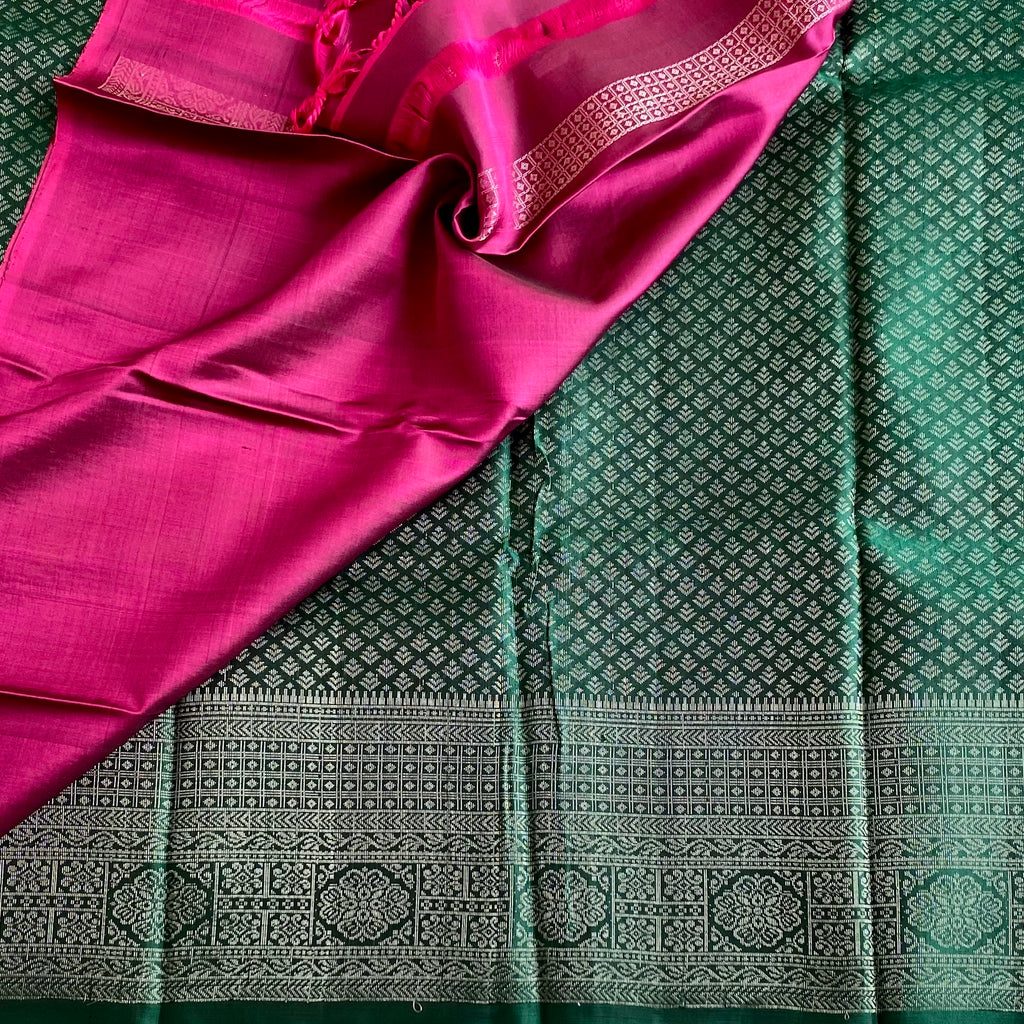 Emerald Green Designer Pure Silk Saree With Magenta Pallu And Gold Zari