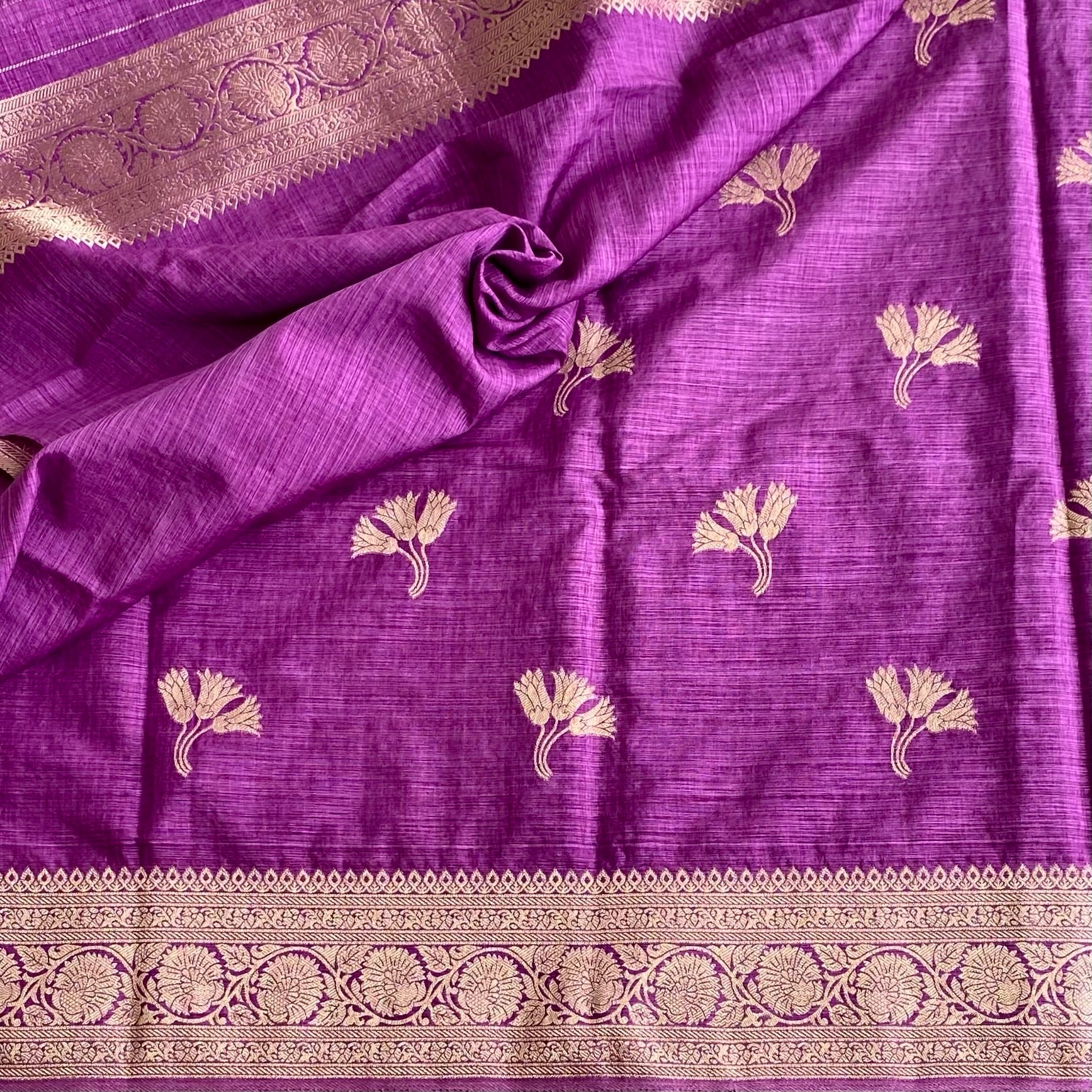Lilac Soft Tussar Silk Saree With Metallic Gold Border Pallu