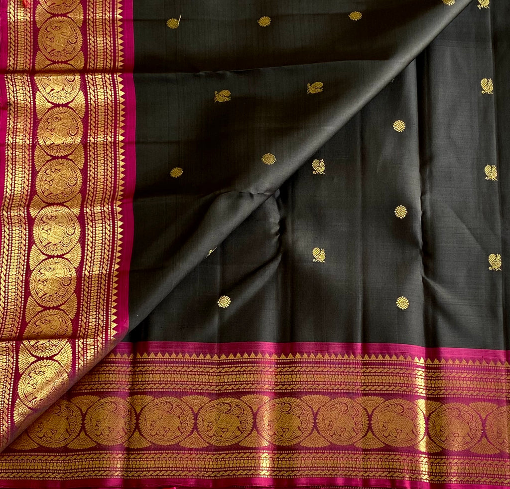 Drop dead Gorgeous Black with Magenta Pure Zari Kanjeevaram Regal Beauty