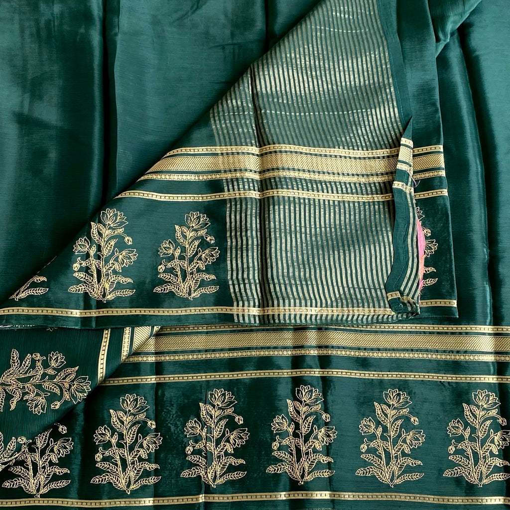 Metallic Green Green Soft Crepe Silk Saree With Metallic Gold Striped Pallu