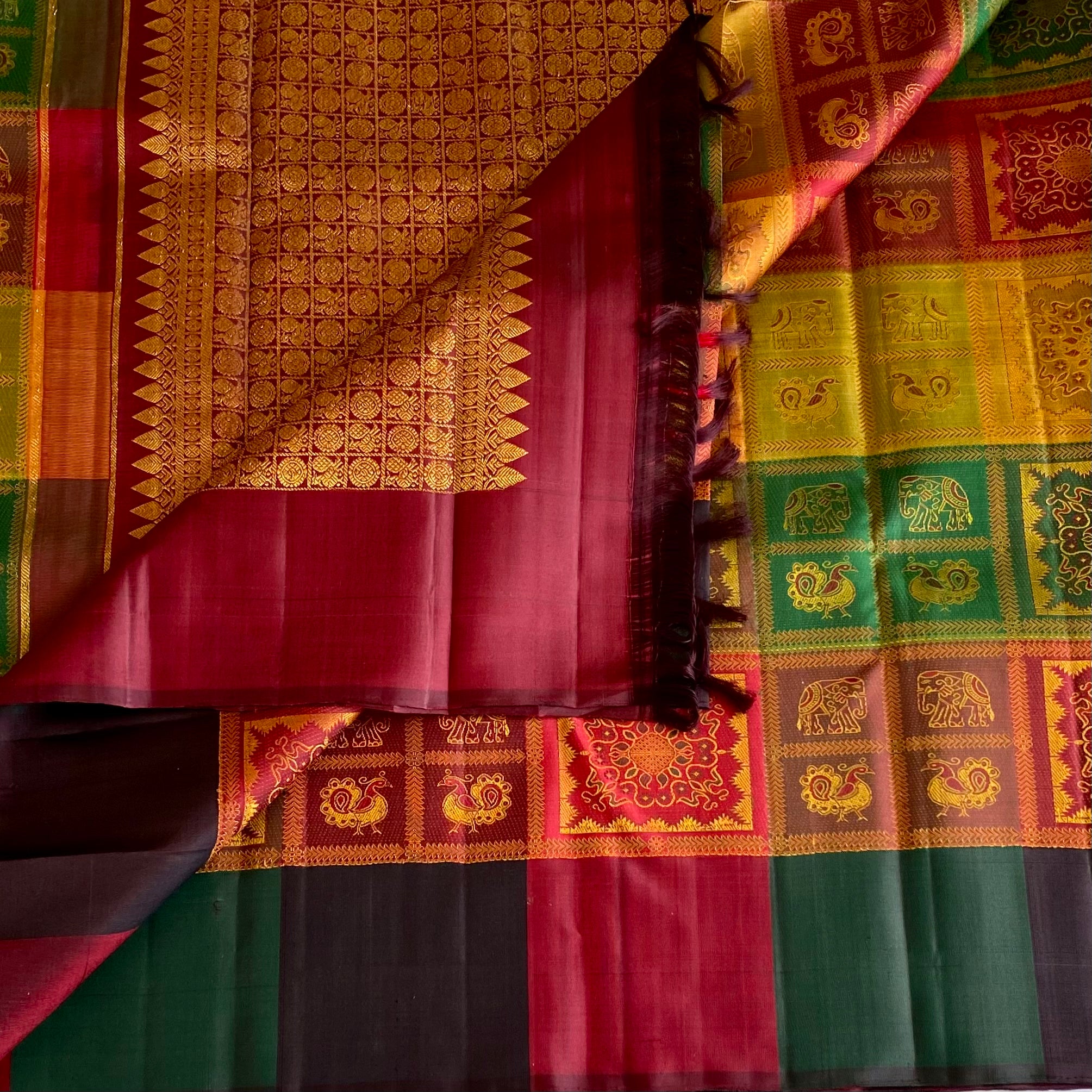 Regal Checkered Odisha Weave Kanjeevaram Pure Zari Silk Saree With Deep Maroon Pallu